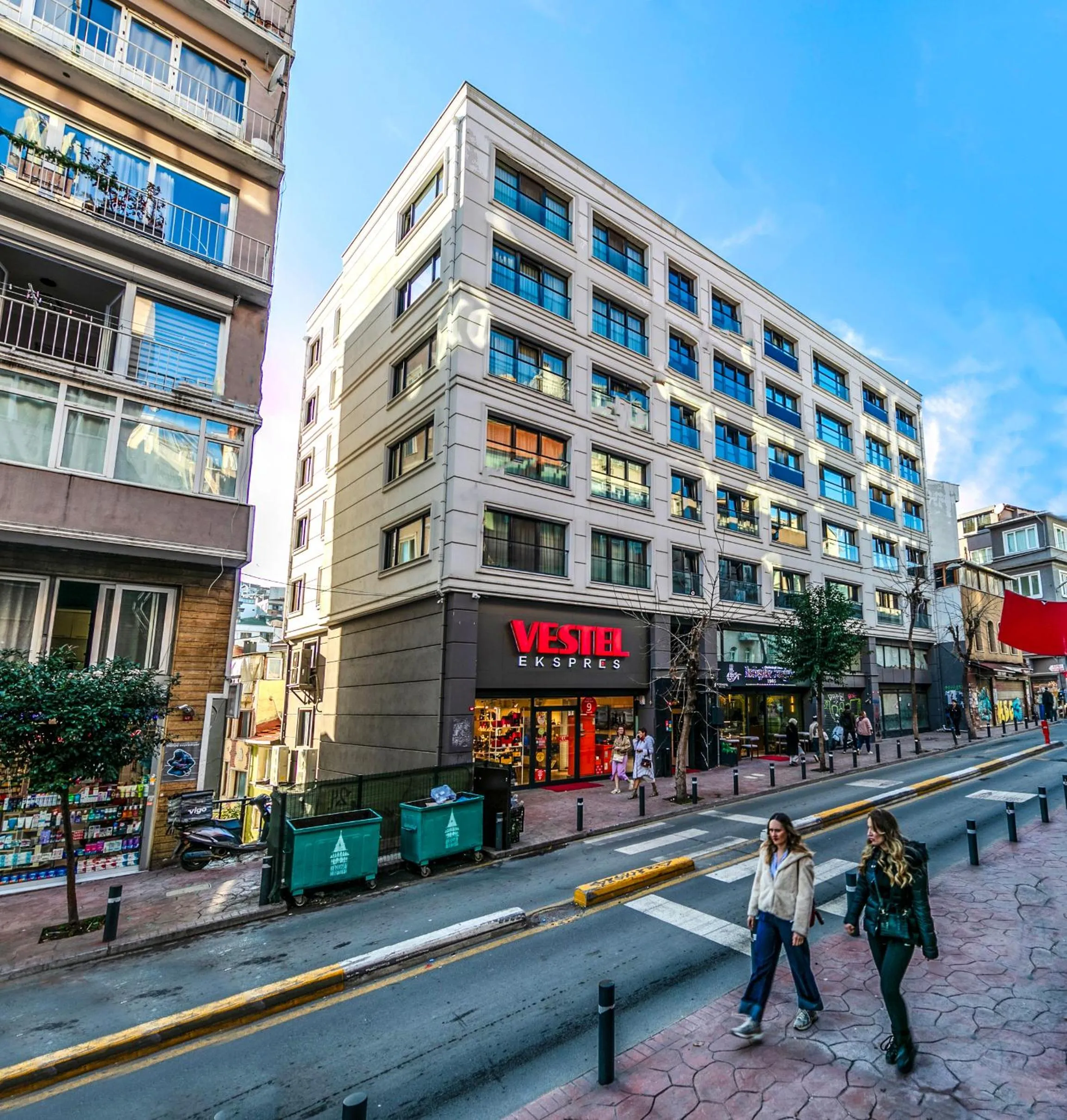 Property building in Roys Hotel & Suites