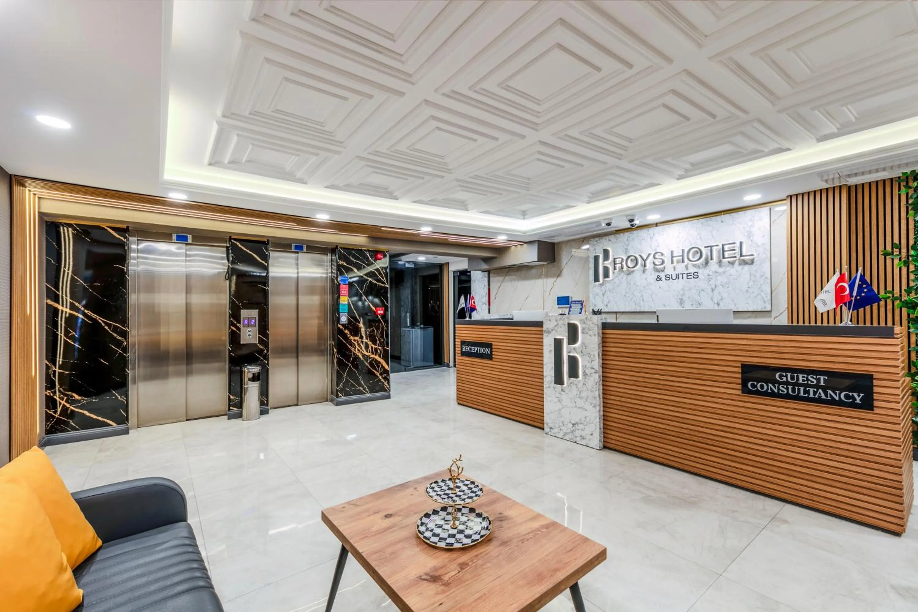 Lobby or reception in Roys Hotel & Suites