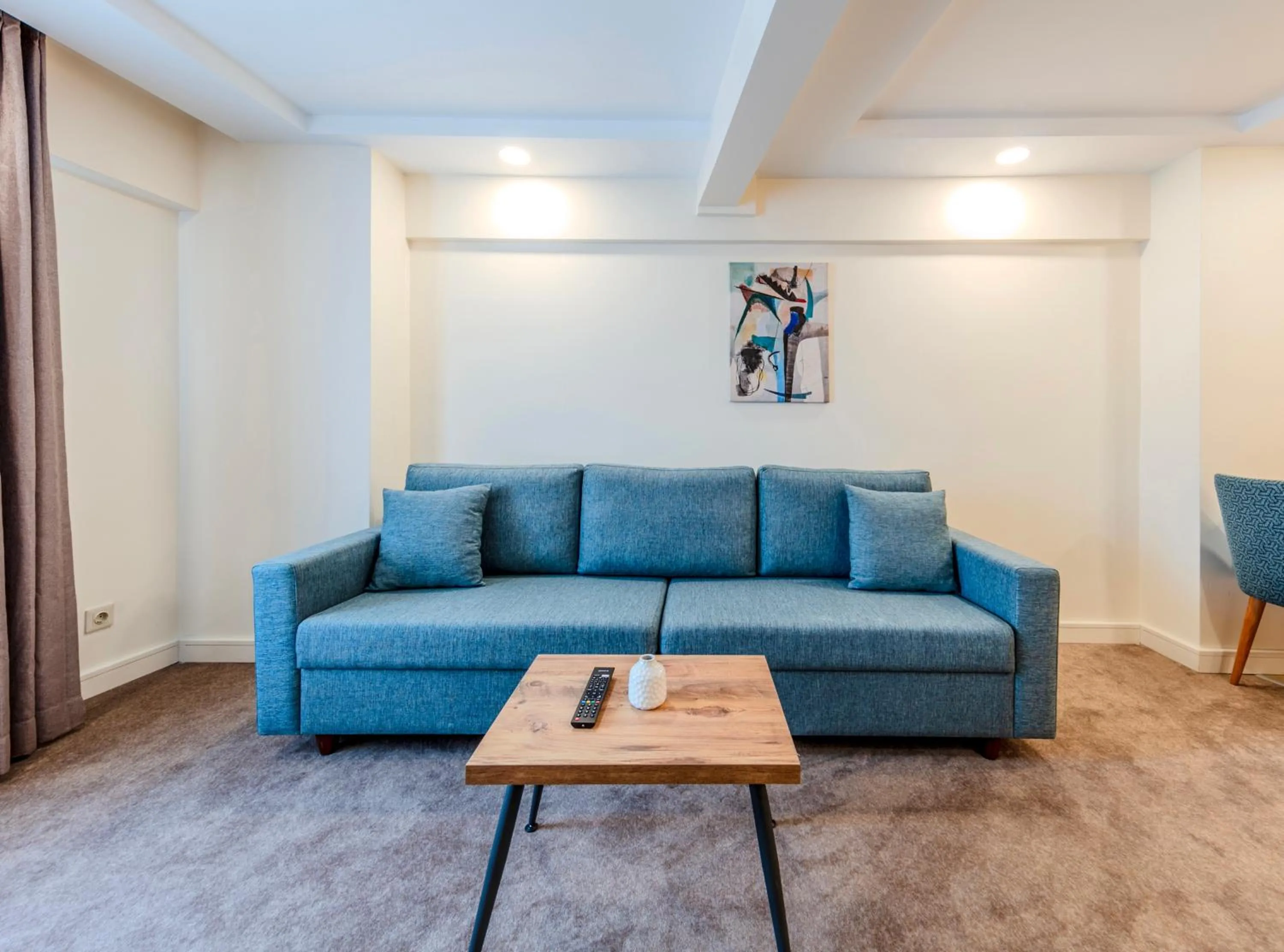 Living room in Roys Hotel & Suites