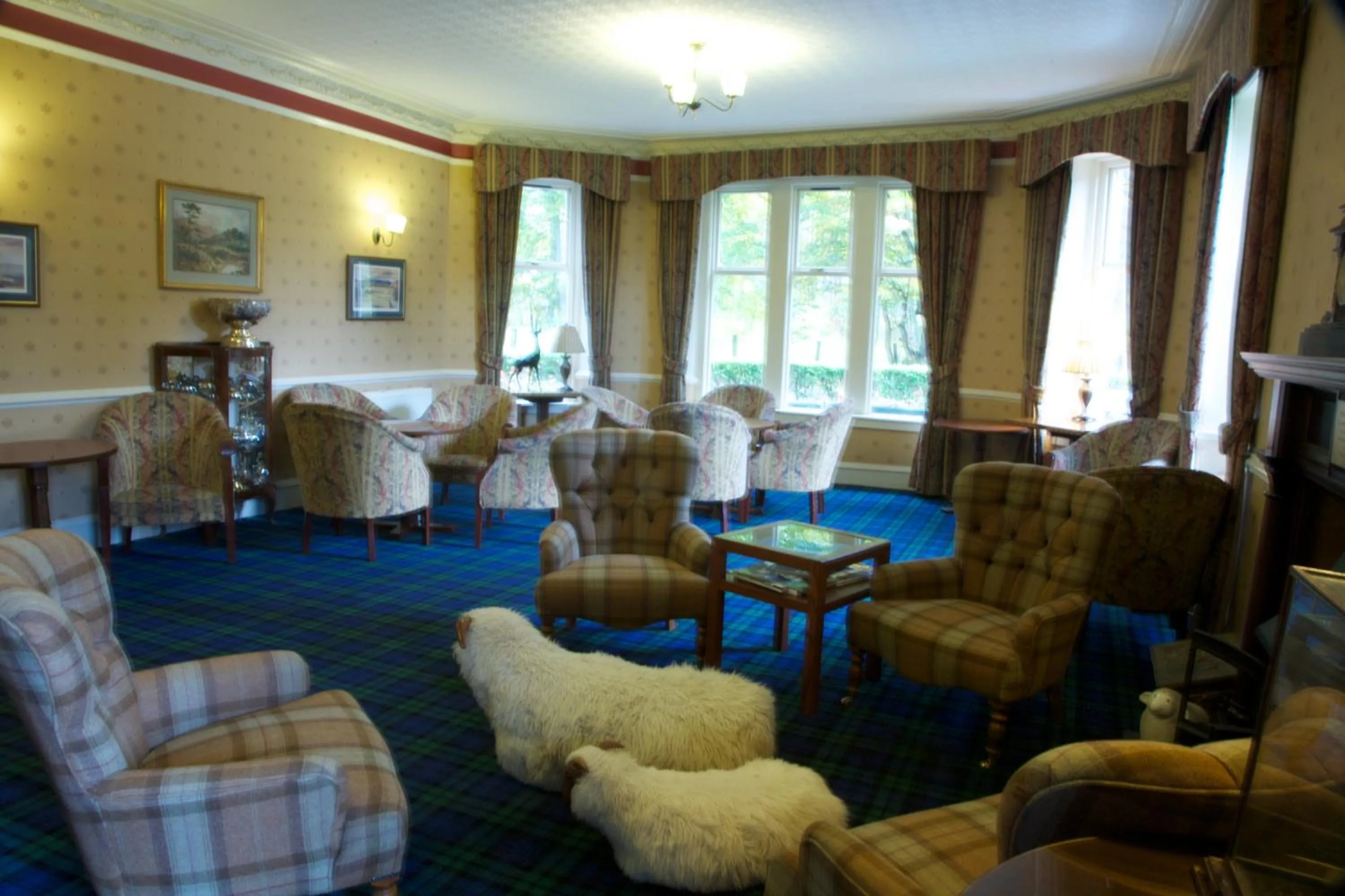Lounge or bar in Loch Kinord Hotel