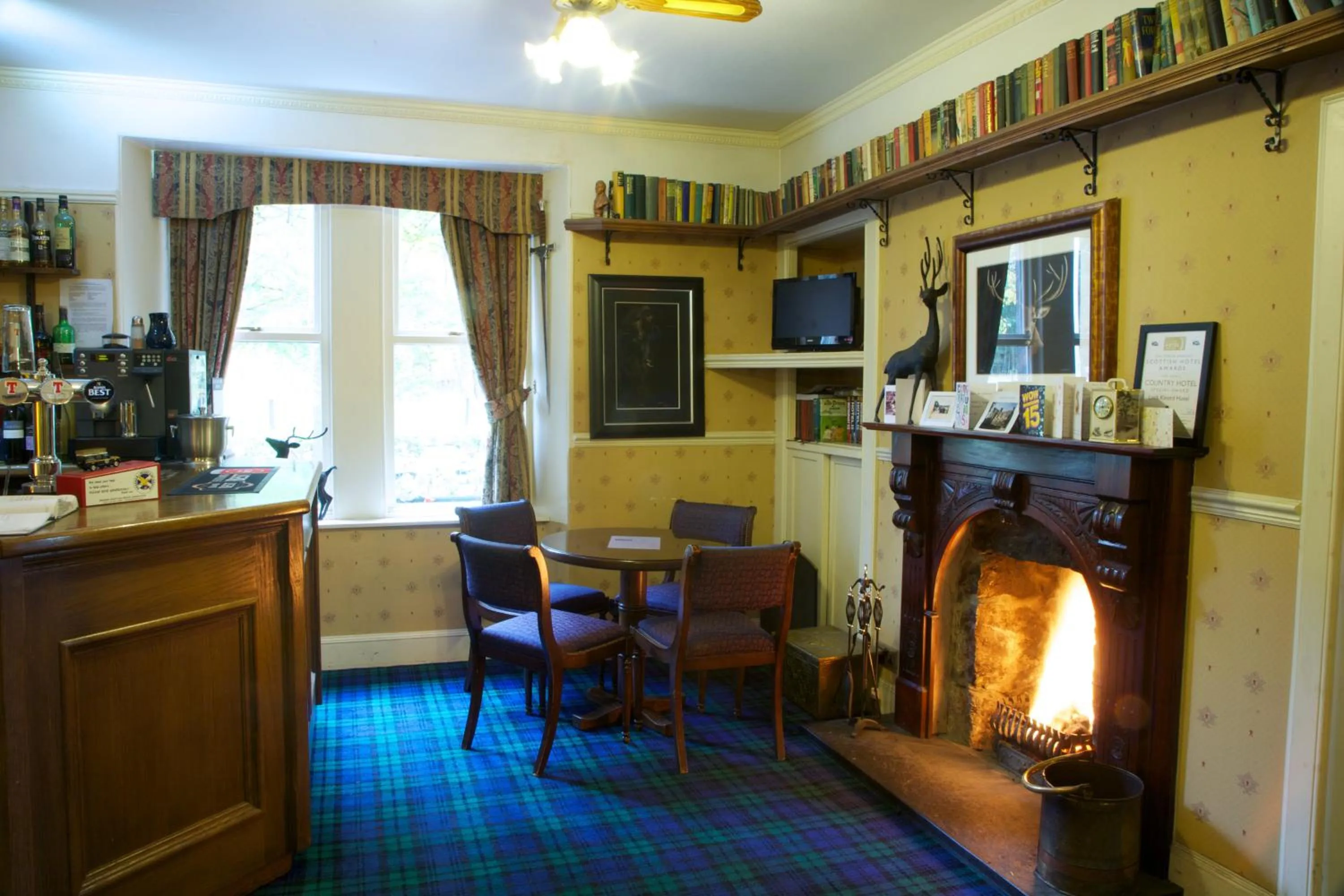 Lobby or reception in Loch Kinord Hotel
