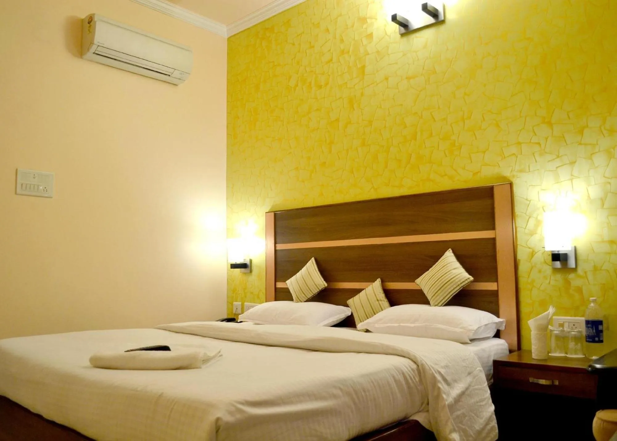 Bed in HVH Kashi Vishwanath - 400 meters from Kashi Vishwanath Temple & Ganga Aarti Ghat