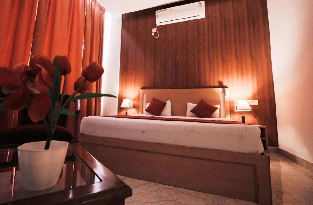 Photo of the whole room, Bed in The Retreat