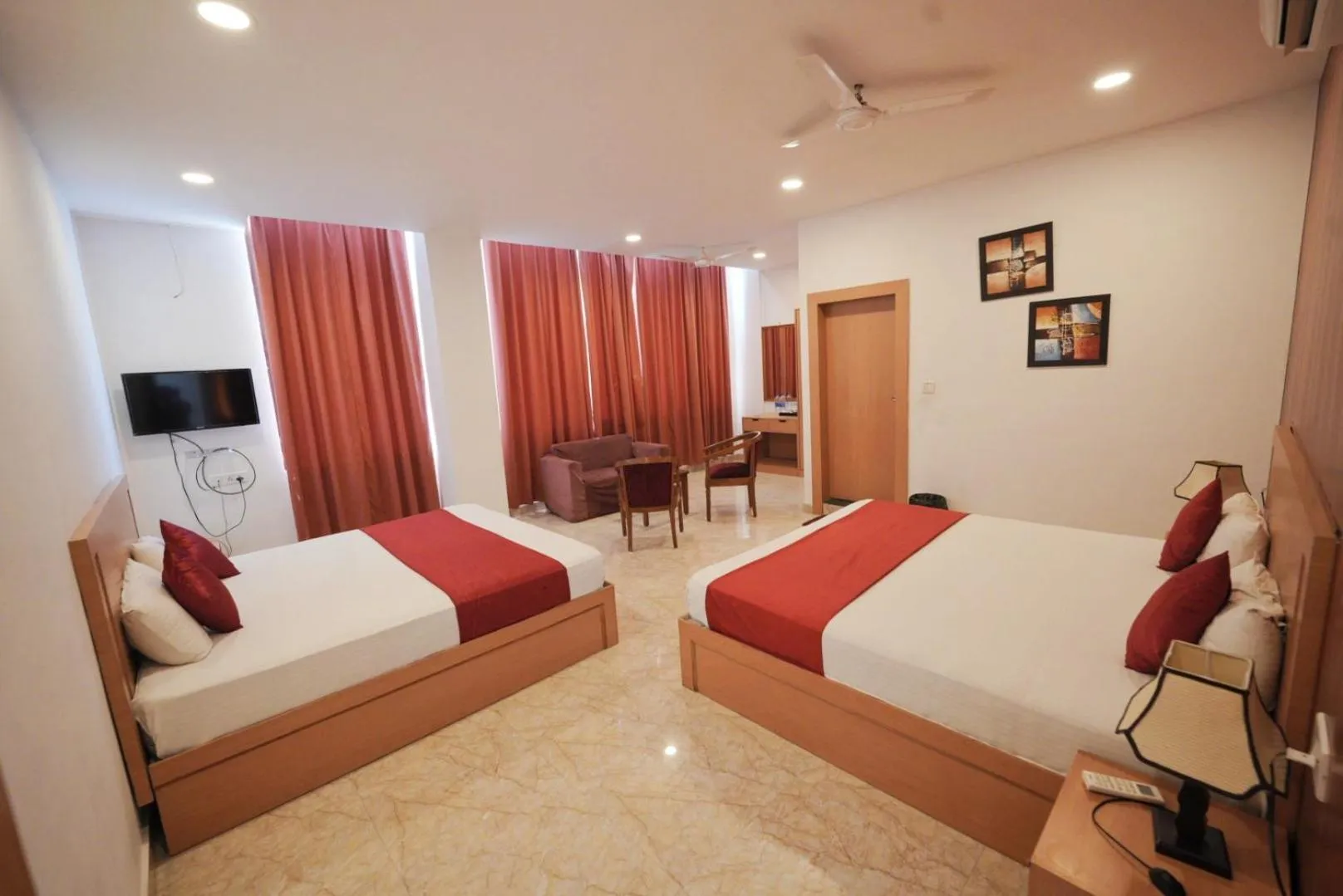 Photo of the whole room, Bed in The Retreat