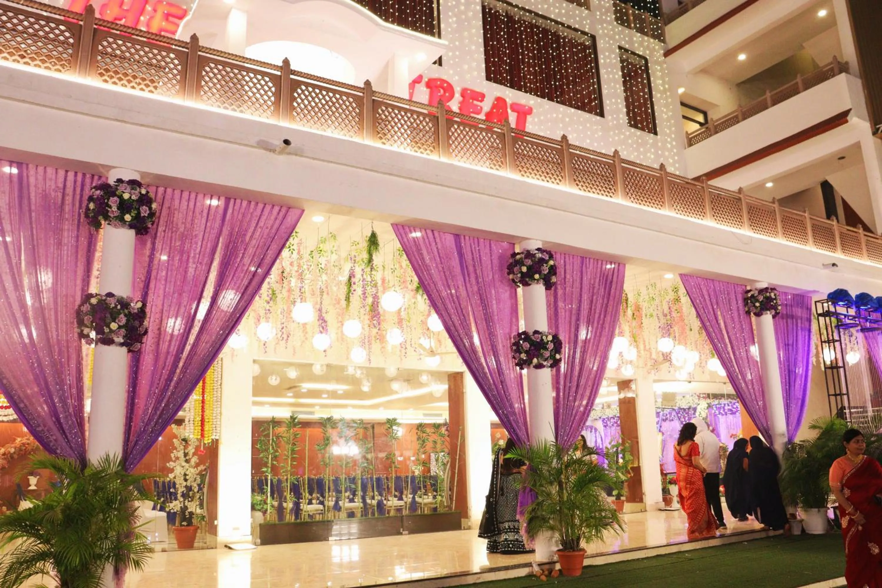 group of guests in The Retreat