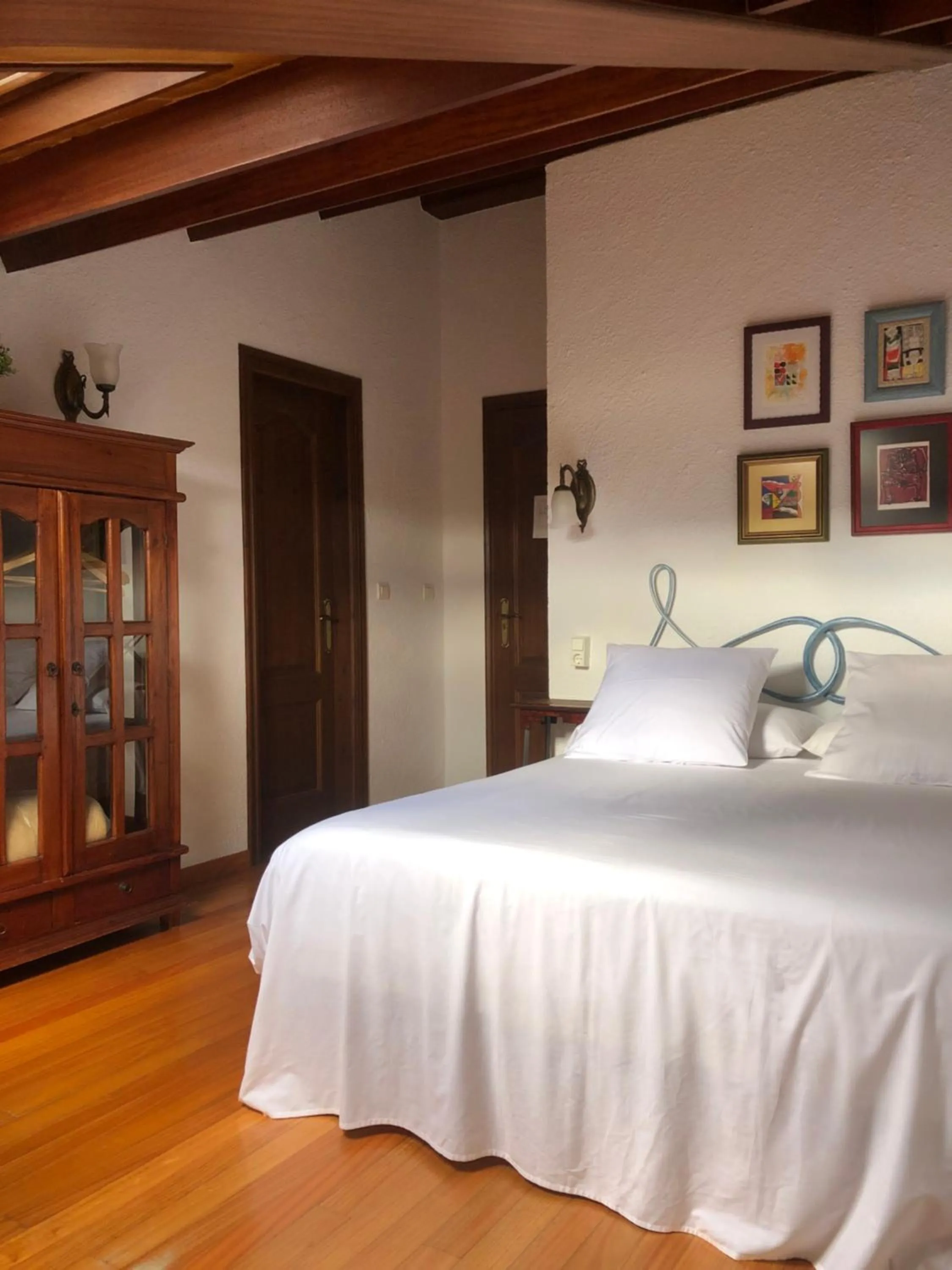 Photo of the whole room, Bed in Pazo da Trave