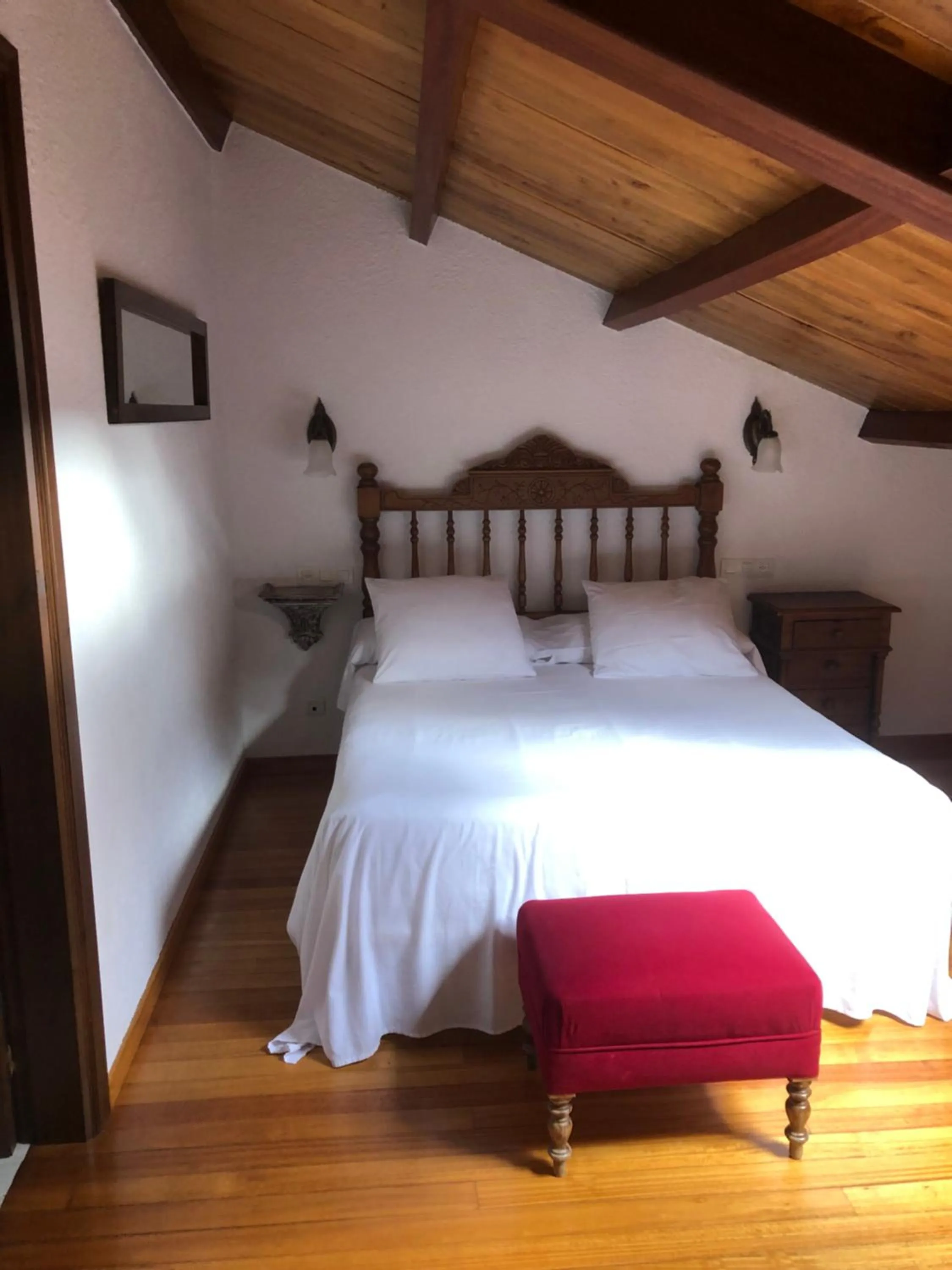 Photo of the whole room, Bed in Pazo da Trave