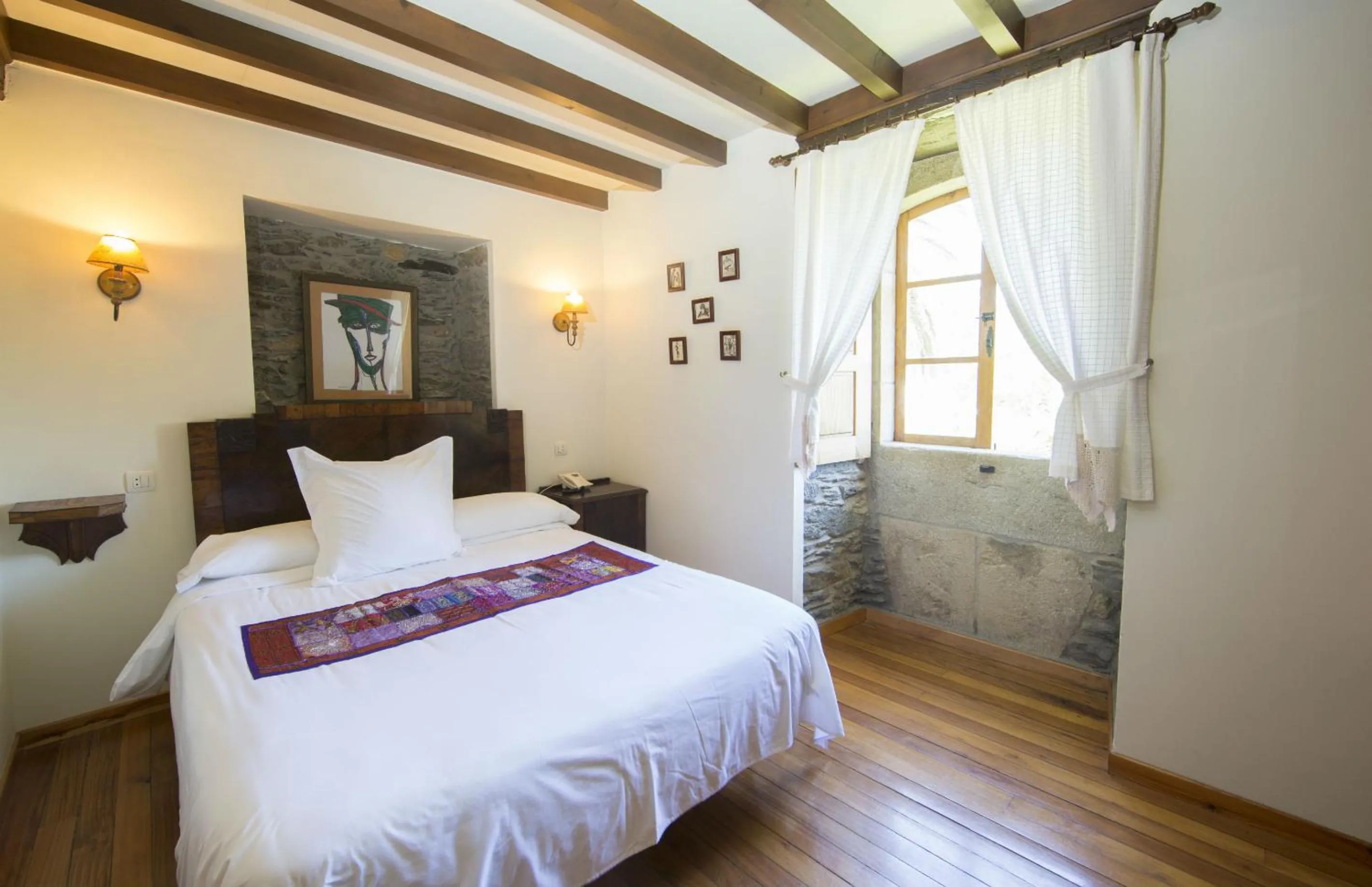 Photo of the whole room, Bed in Pazo da Trave