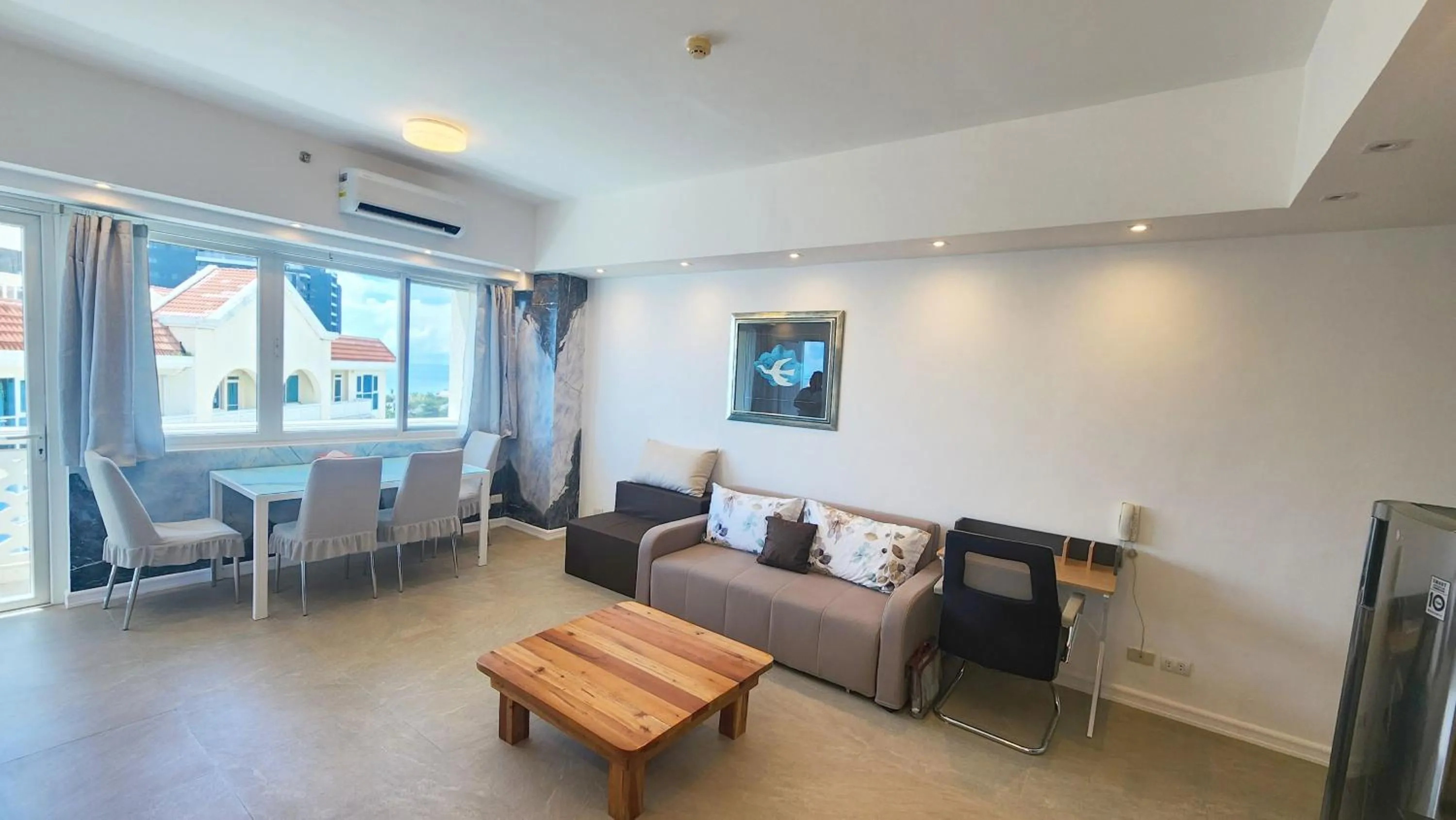 Living room in La Mirada Residences