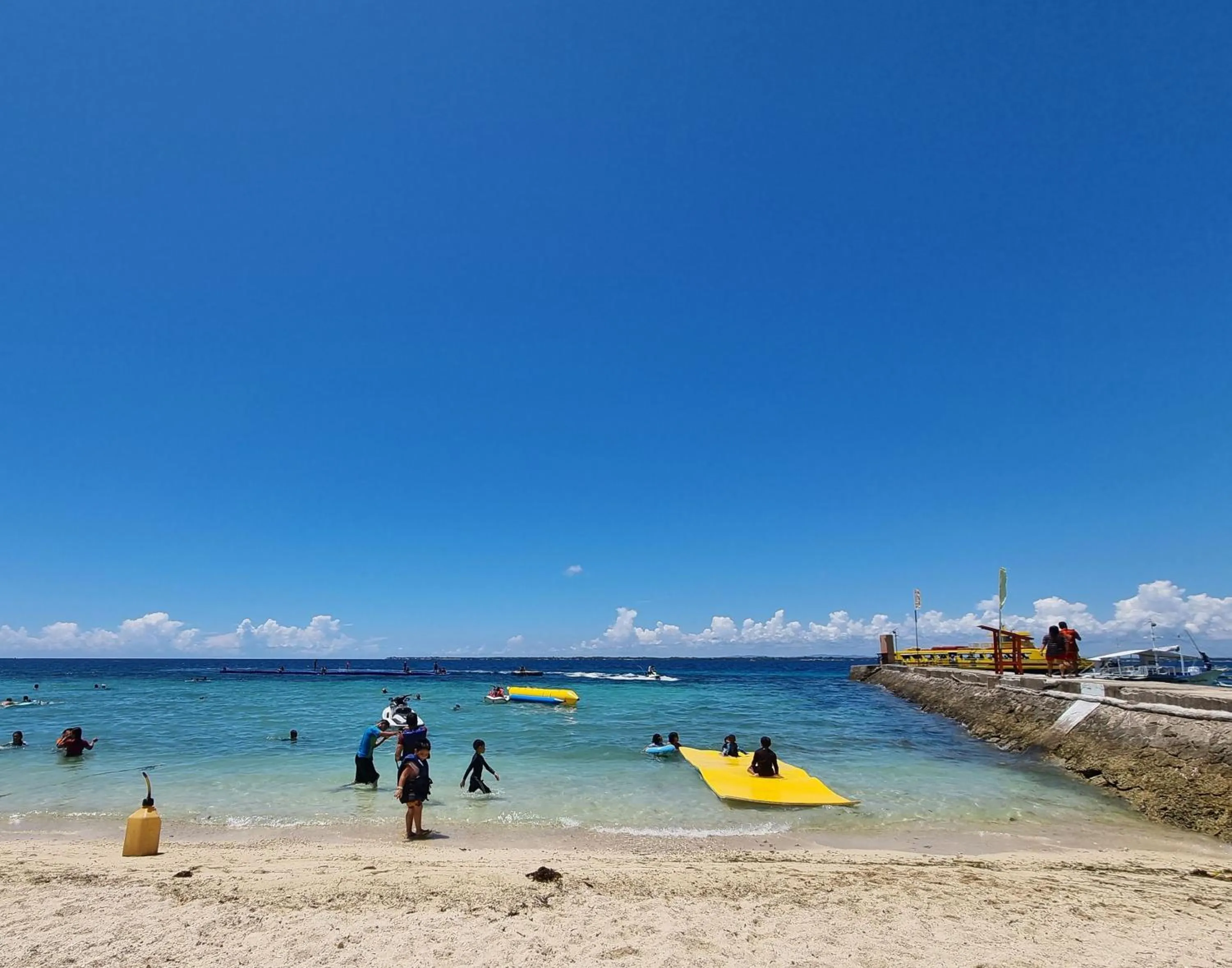 Beach in La Mirada Residences