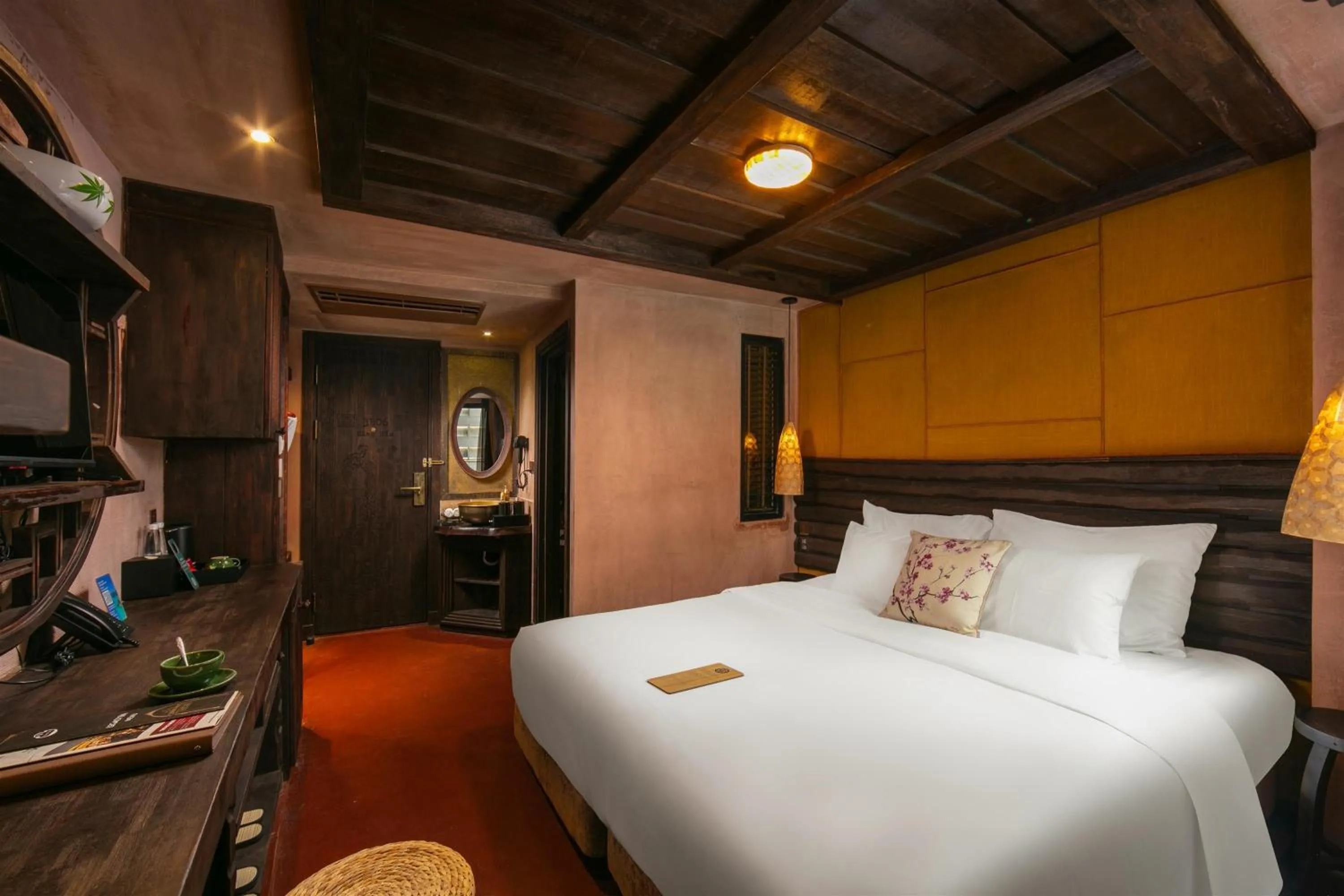 Bed in Kecho Legacy Hotel Hanoi & Spa