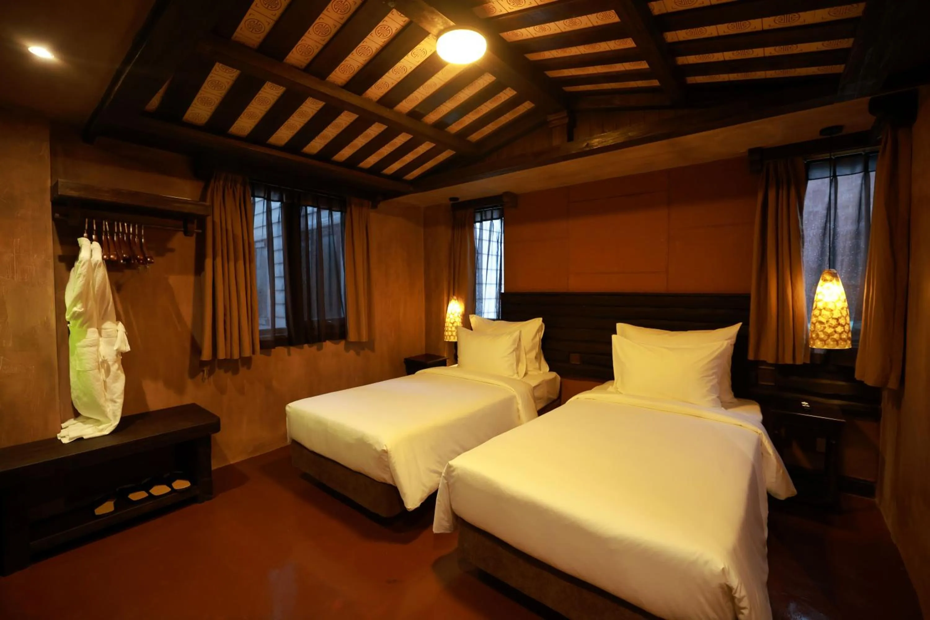 Standard Twin Room in Kecho Legacy Hotel Hanoi & Spa