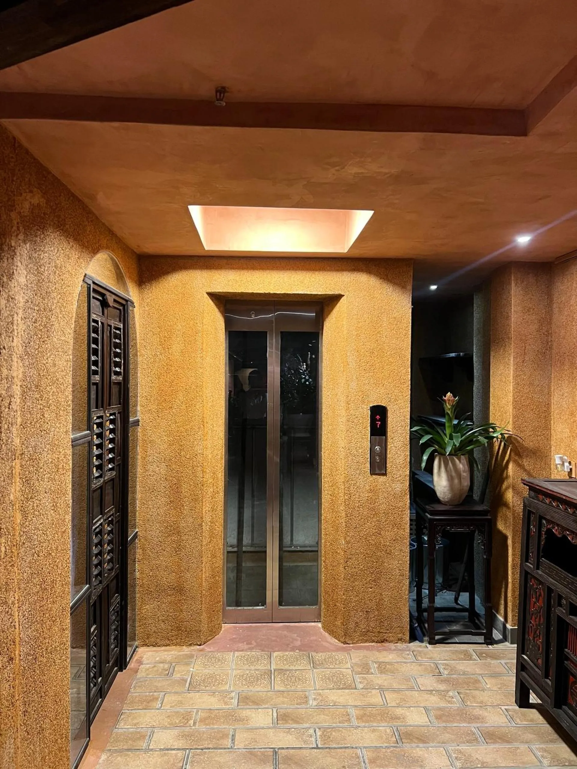 elevator in Kecho Legacy Hotel Hanoi & Spa