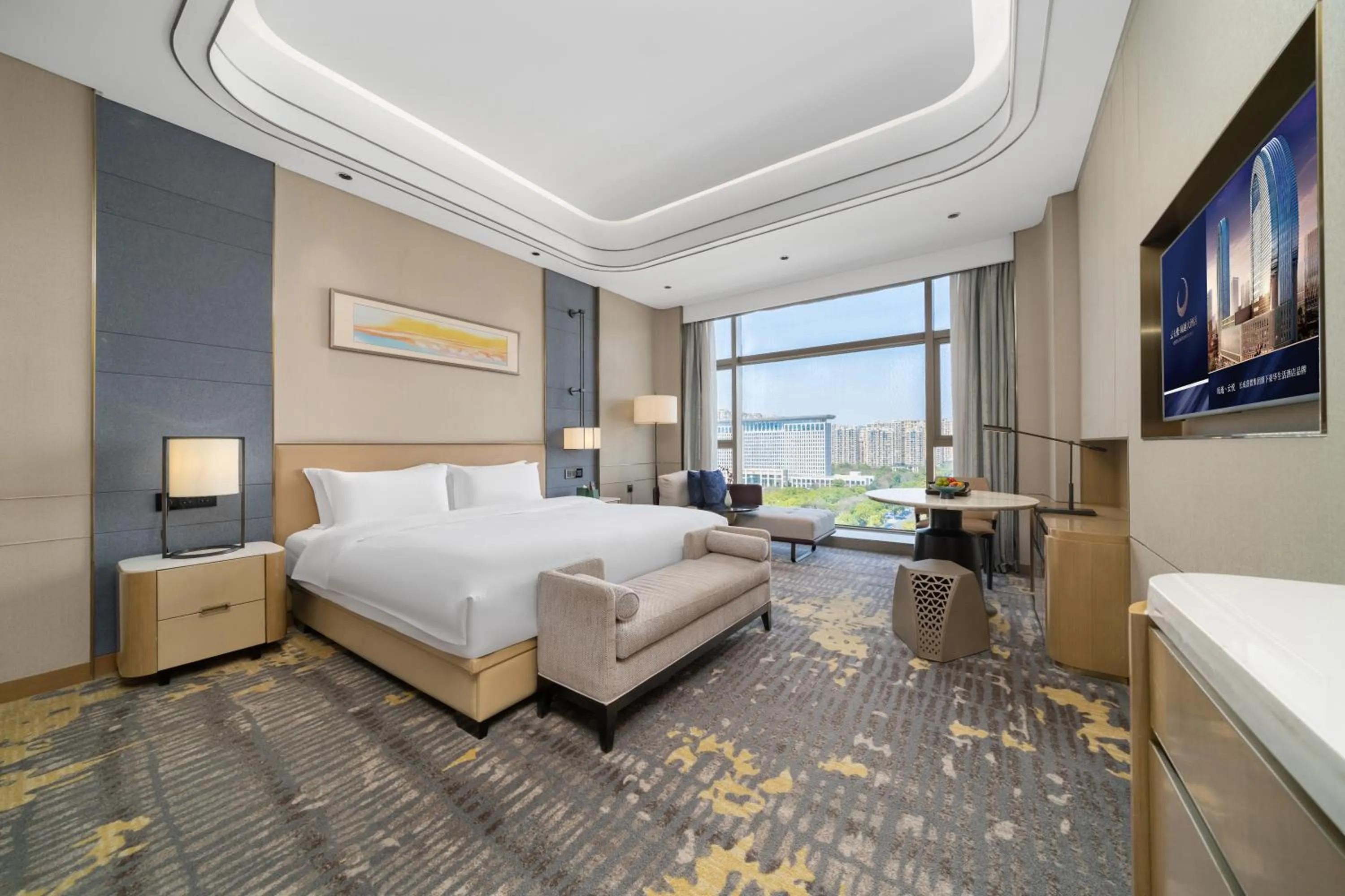 Bed in YTL OuYue International Hotel