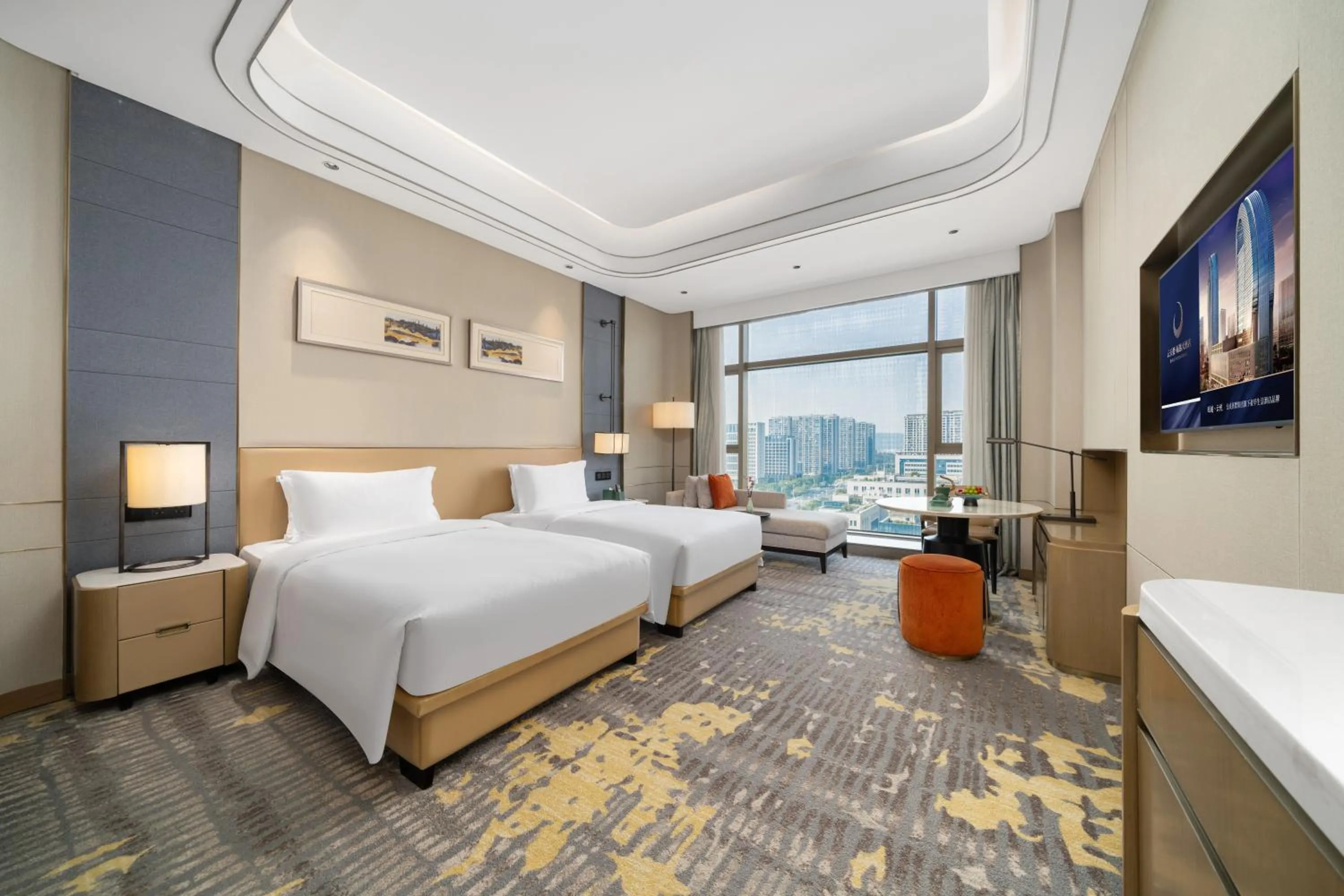 Bed in YTL OuYue International Hotel