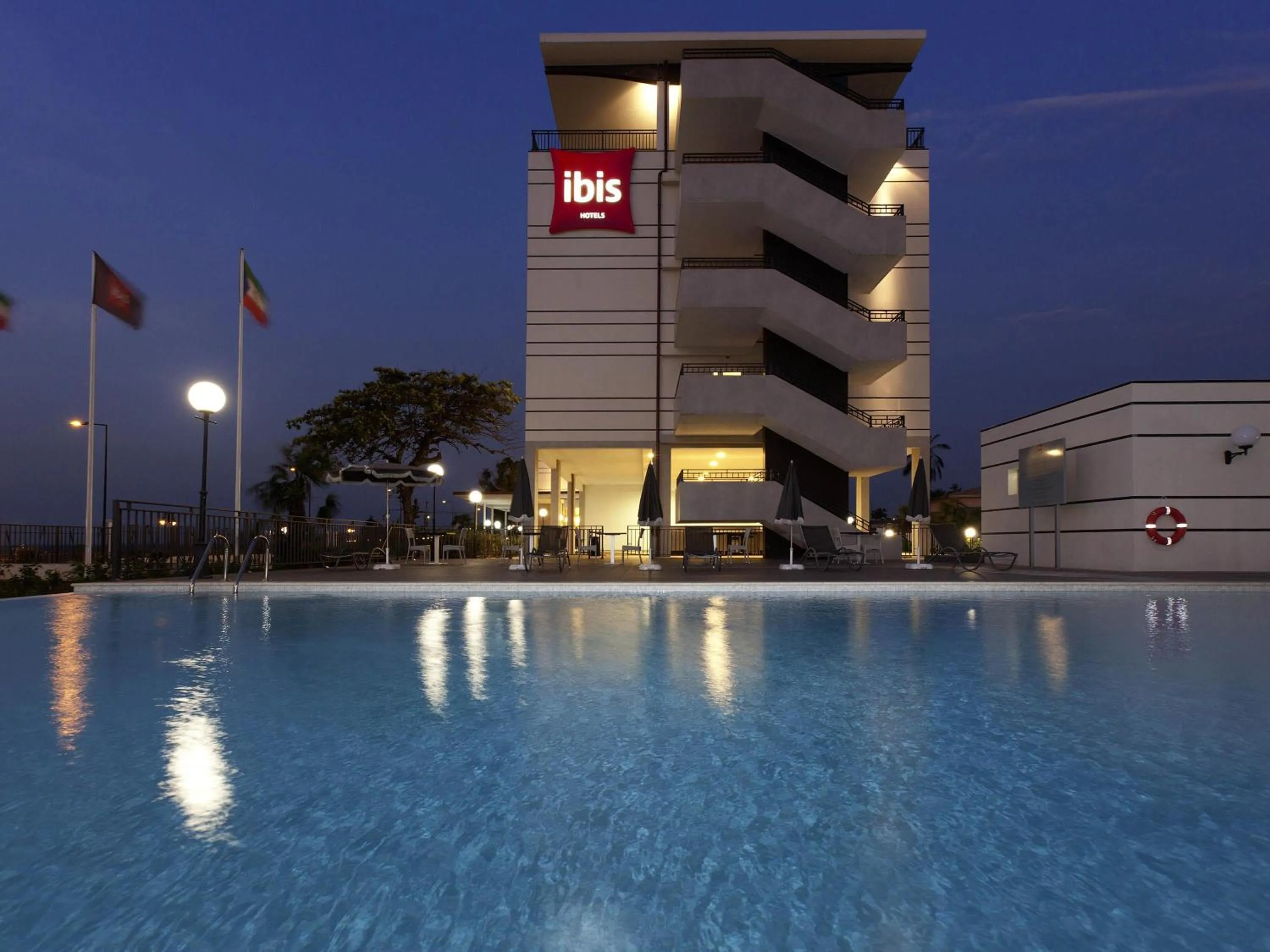 Property building in Ibis Bata