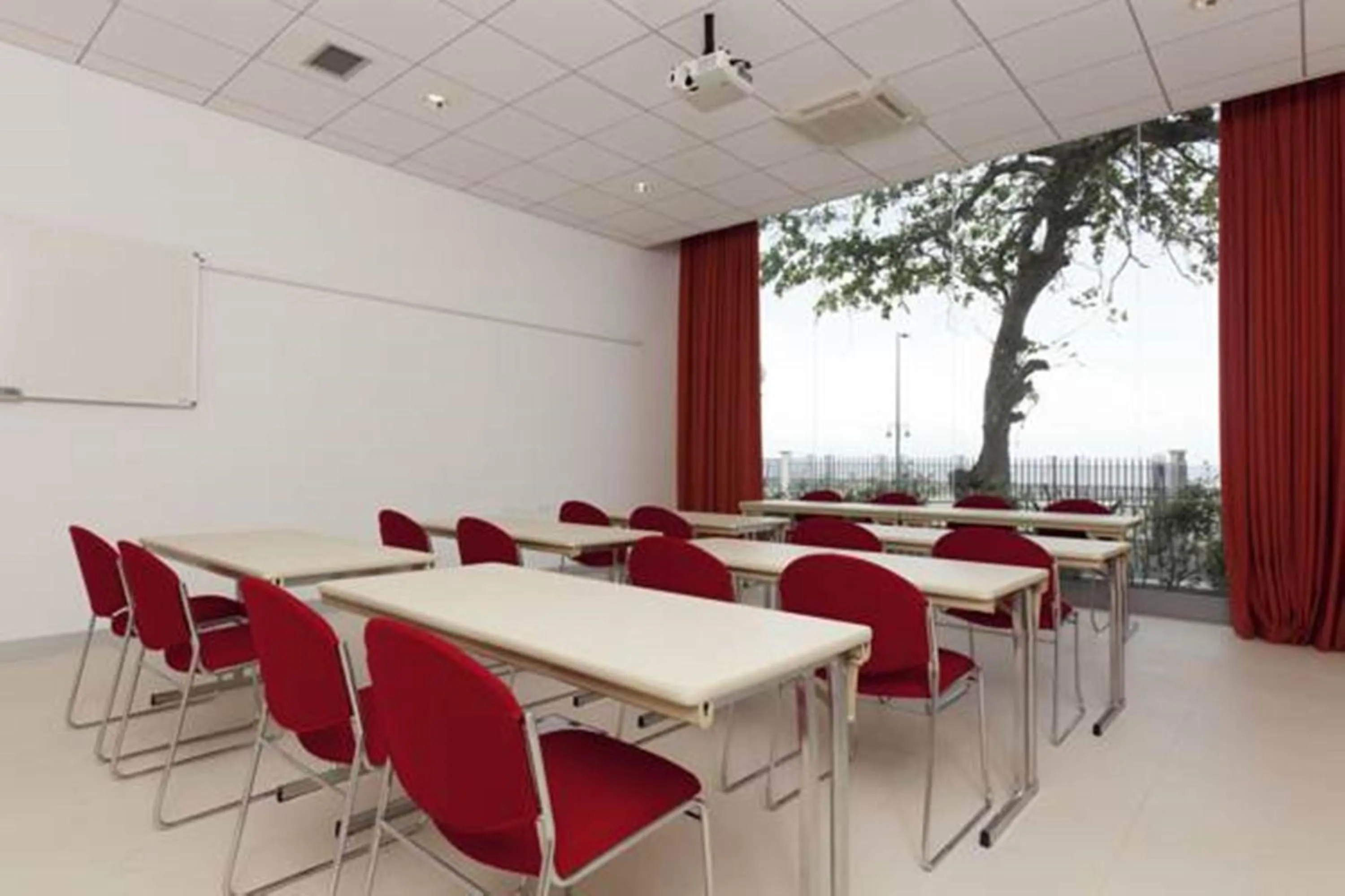 Meeting/conference room in Ibis Bata