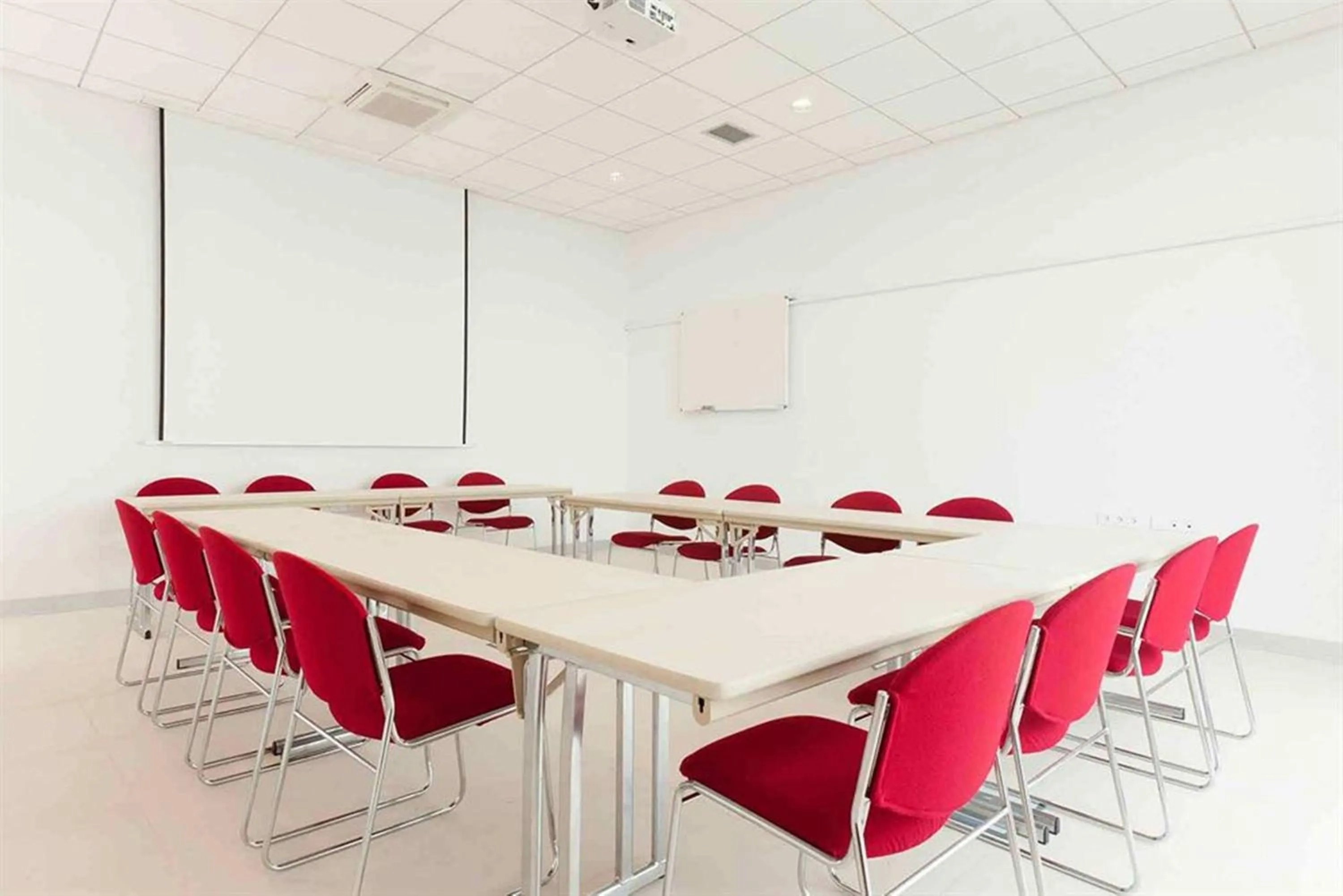 Meeting/conference room in Ibis Bata