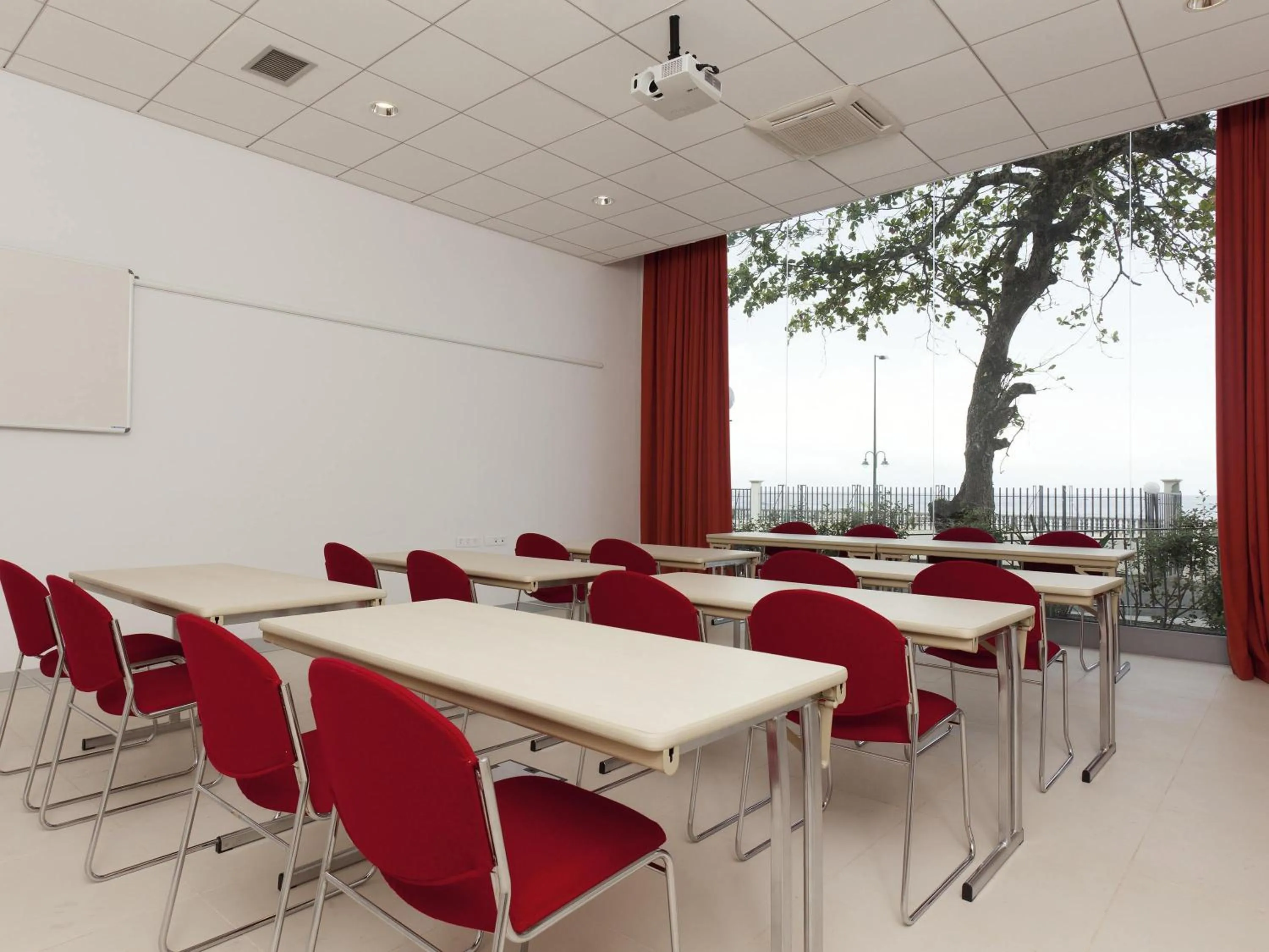 Meeting/conference room in Ibis Bata