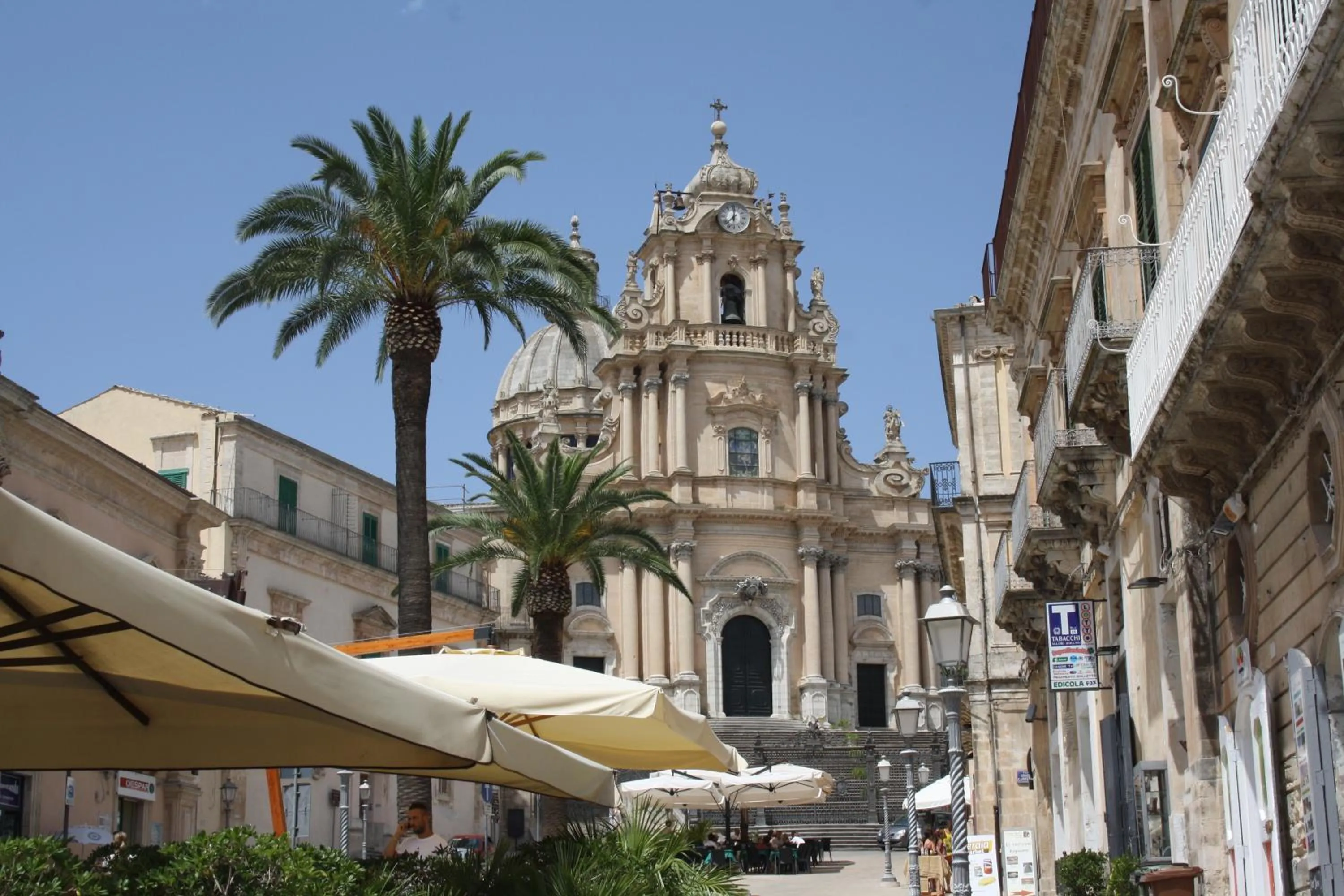 Text overlay in La Chiave di Volta