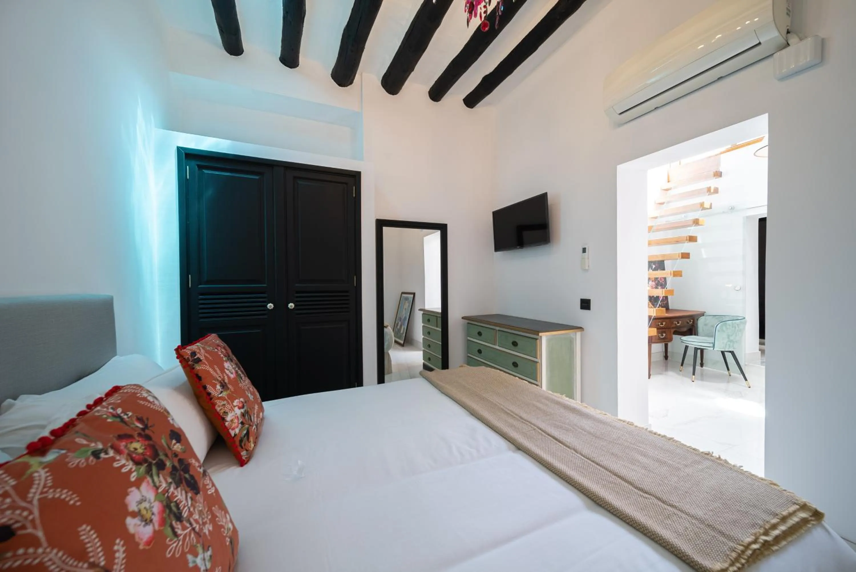 Bed in El Charco Suites