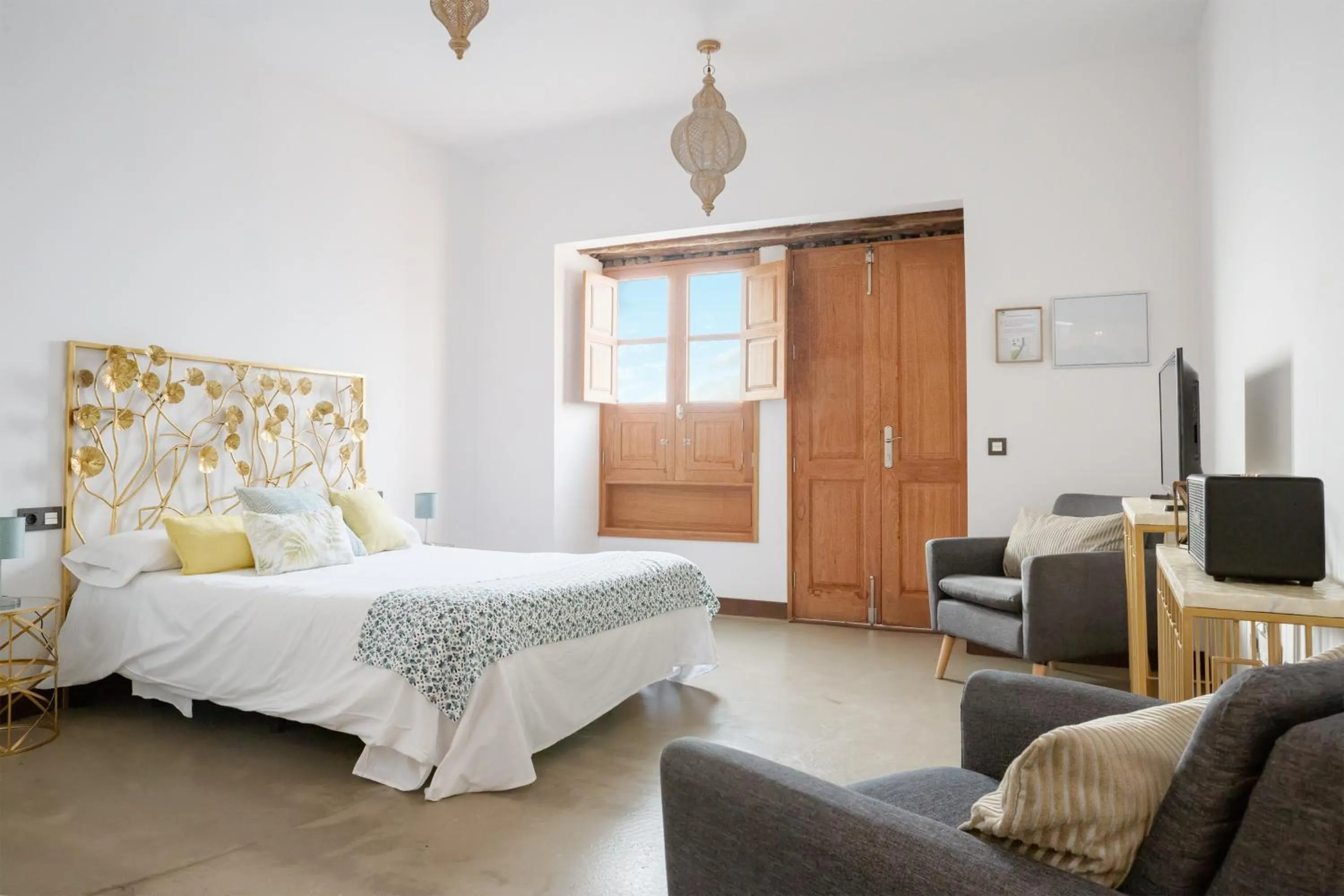 Bed in El Charco Suites