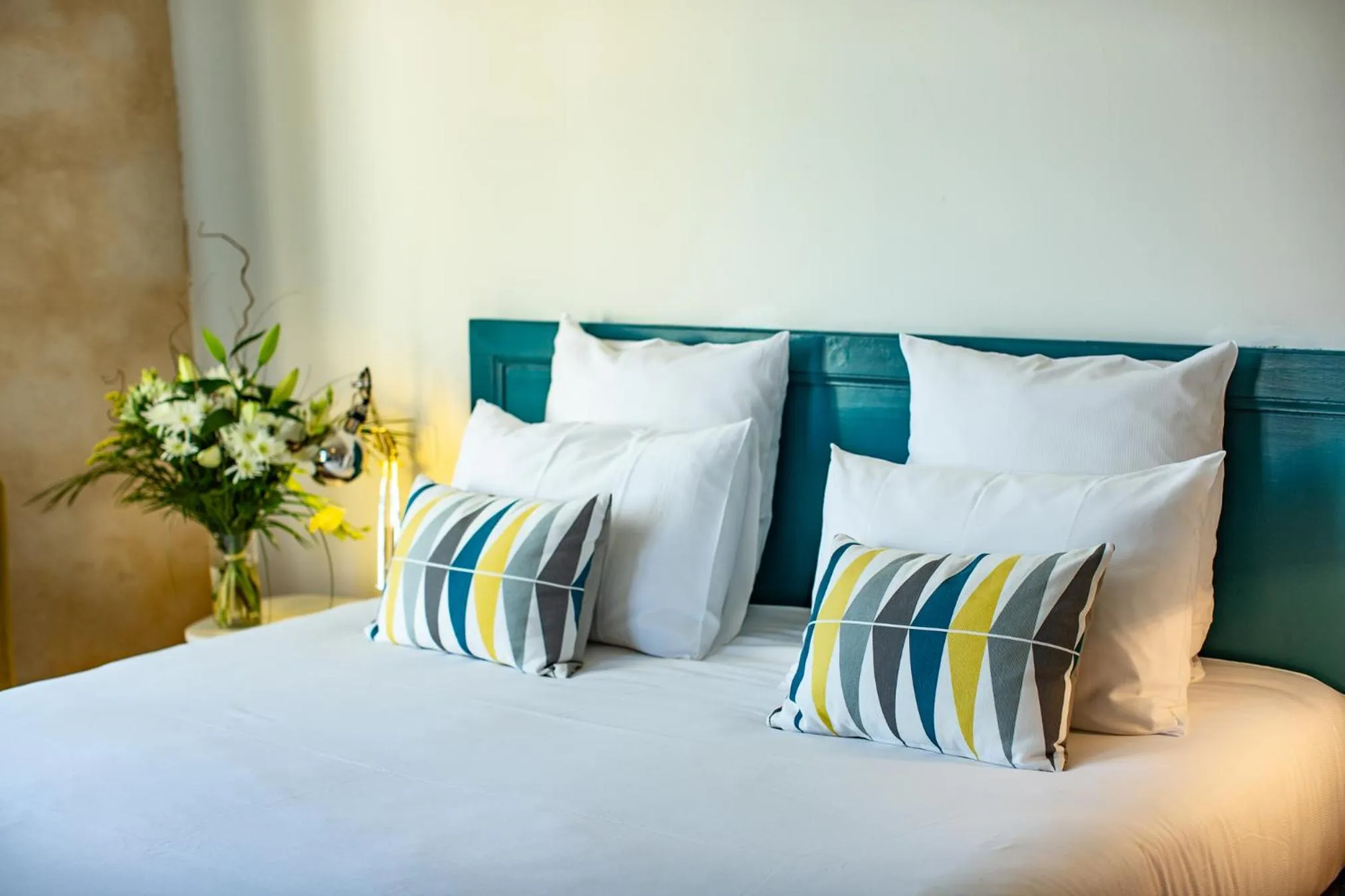 Bed in Le Castel Pierre - 7ch&7sdb avec clim, piscine XL, salle fitness et sauna pour 18 personnes