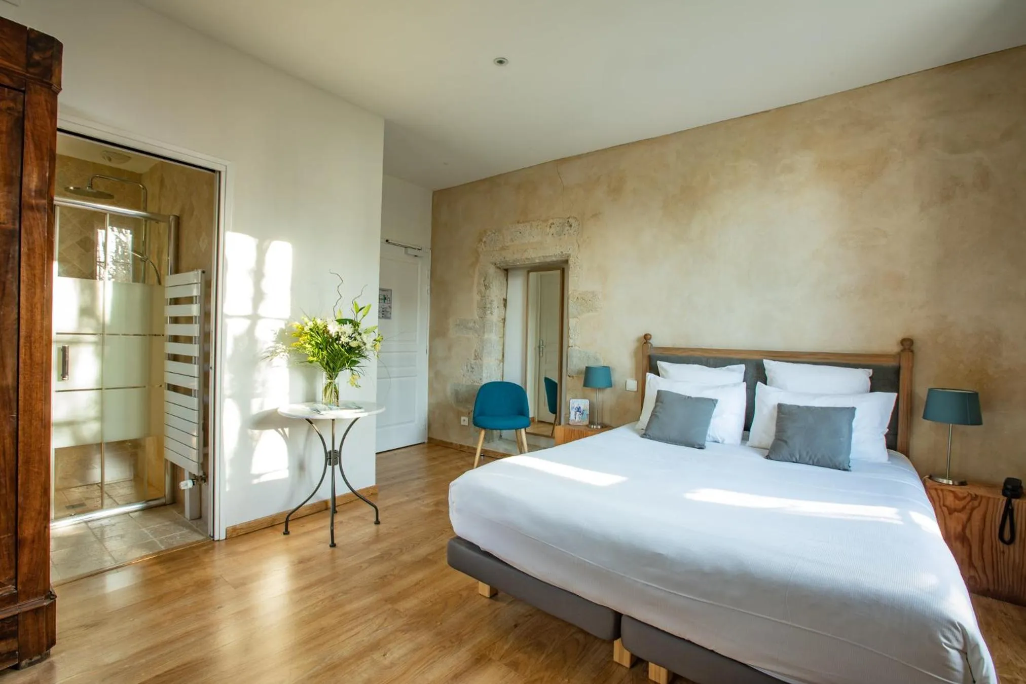 Bedroom, Bed in Le Castel Pierre - 7ch&7sdb avec clim, piscine XL, salle fitness et sauna pour 18 personnes