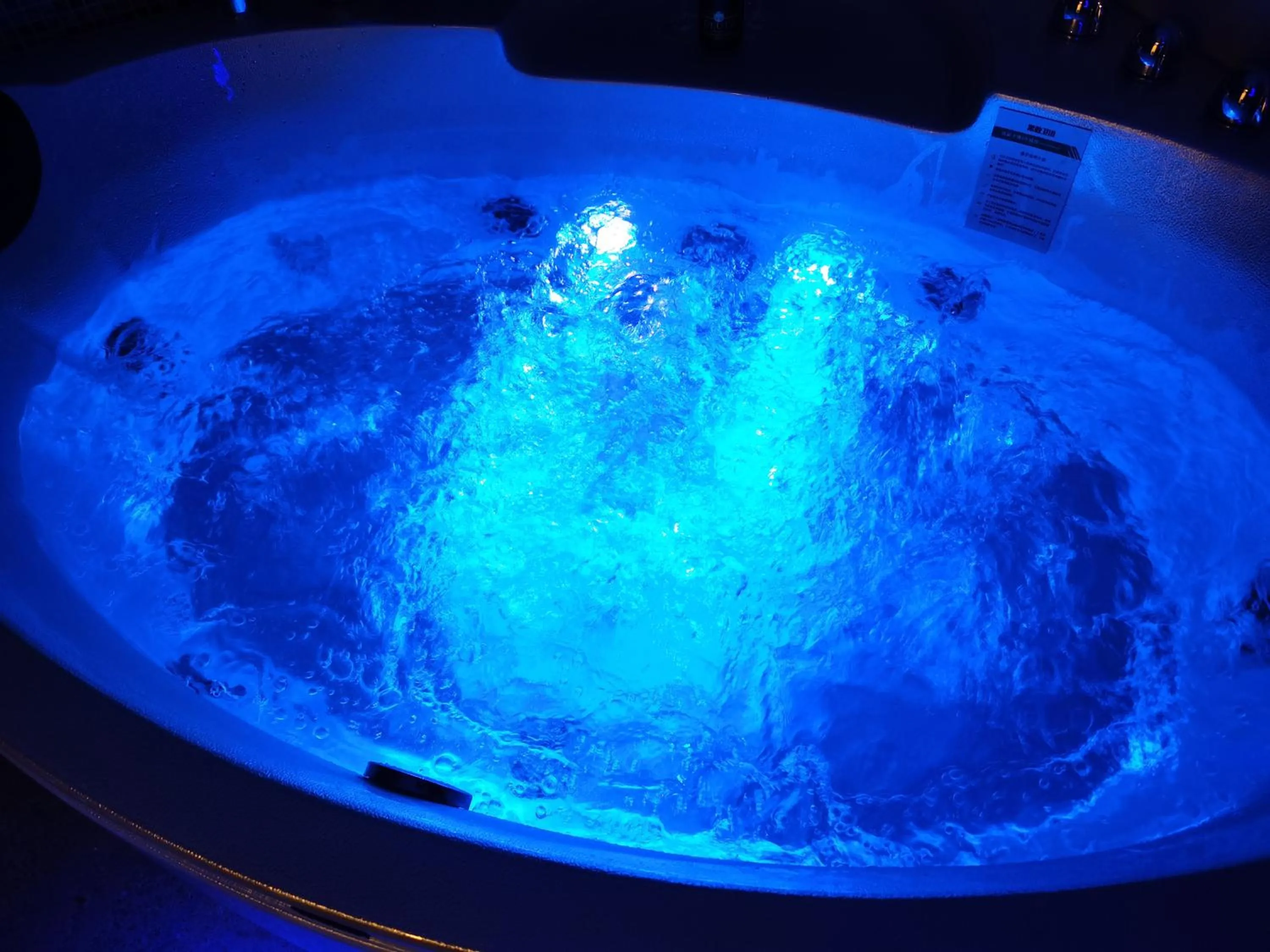 Bath in Newlands Court Motel