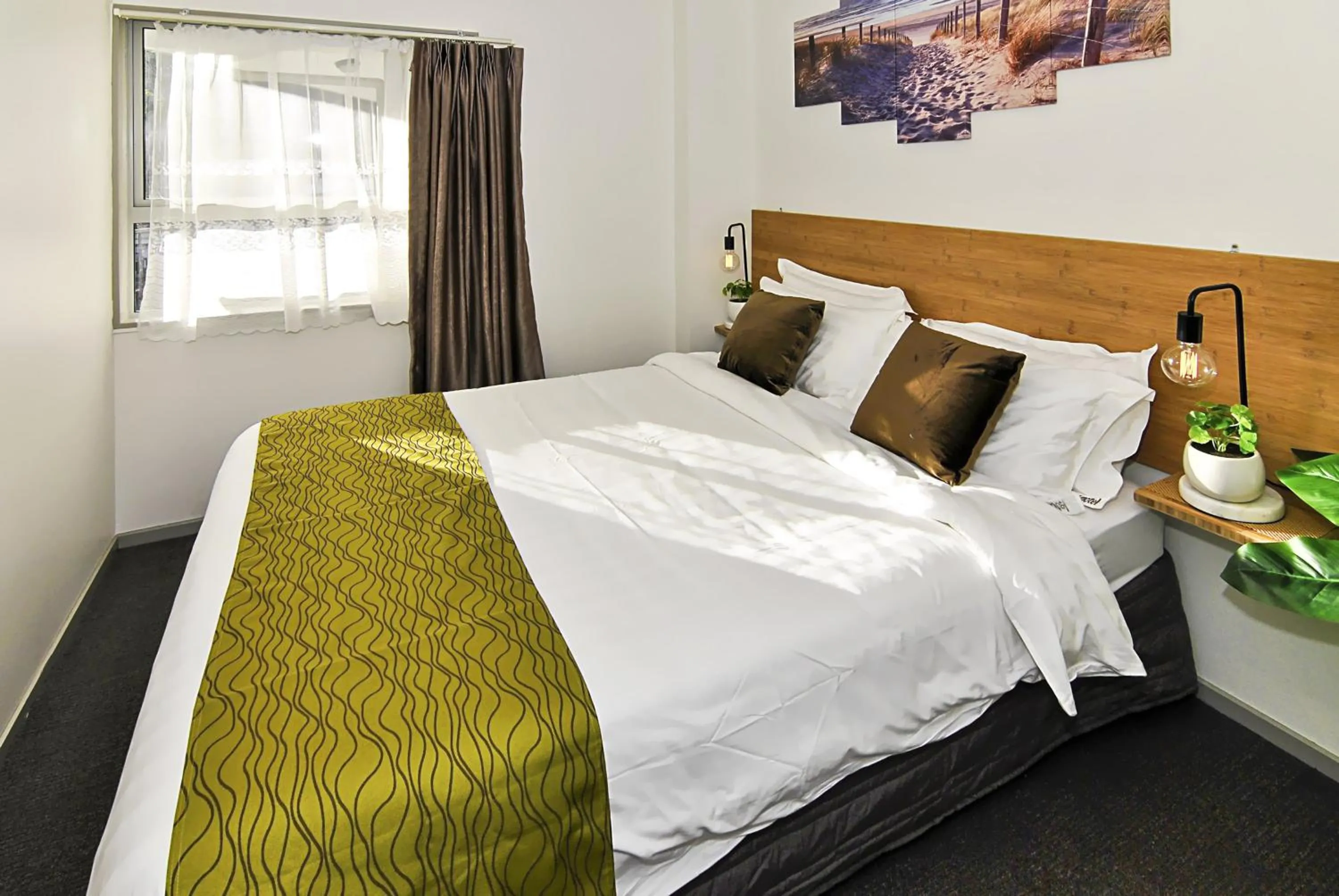 Bed in Newlands Court Motel