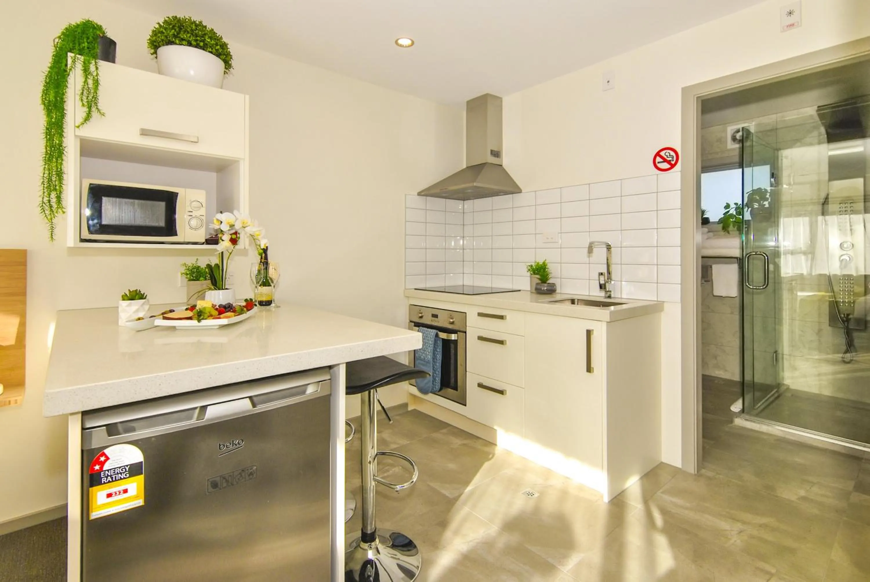 Kitchen or kitchenette in Newlands Court Motel