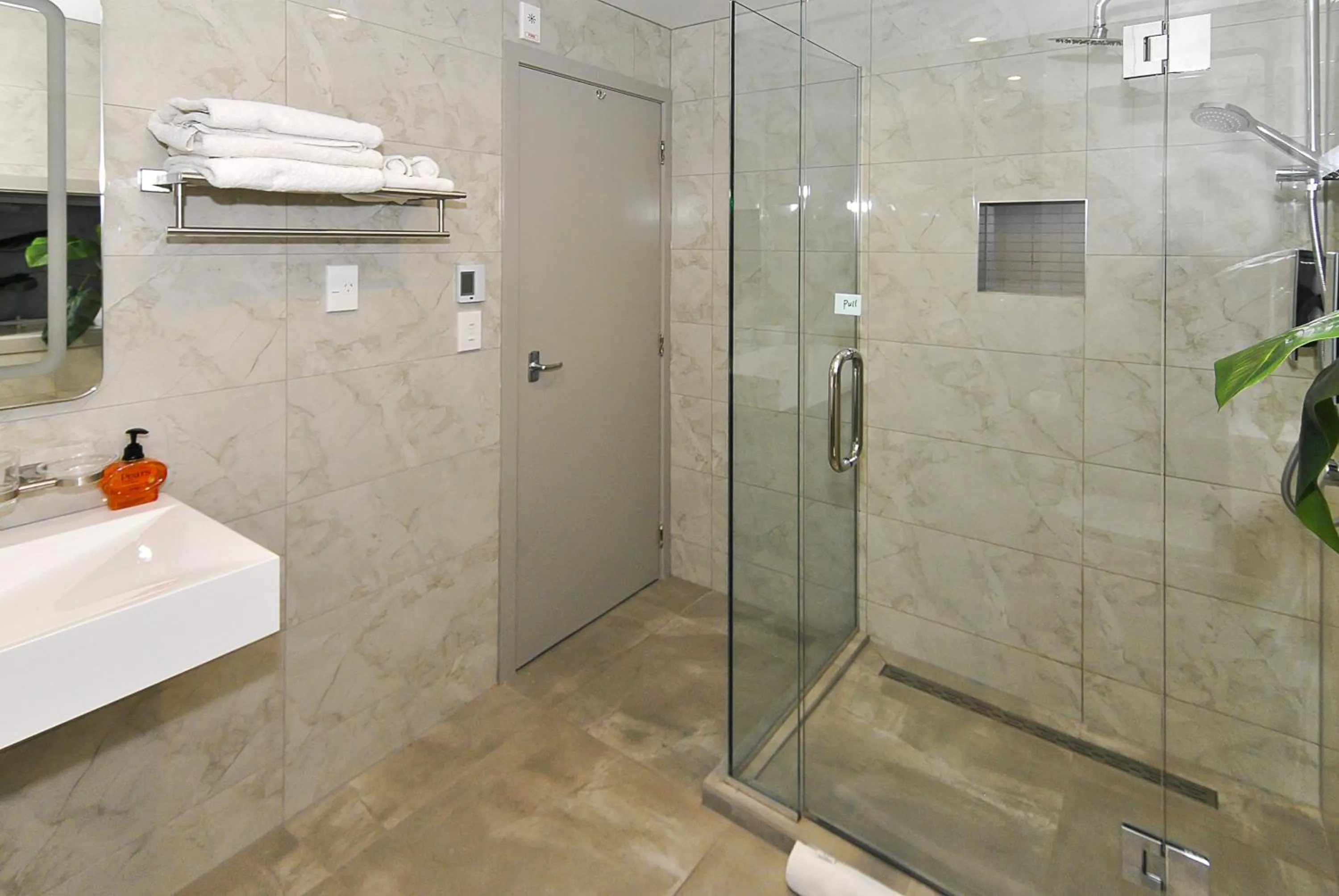 Bathroom in Newlands Court Motel