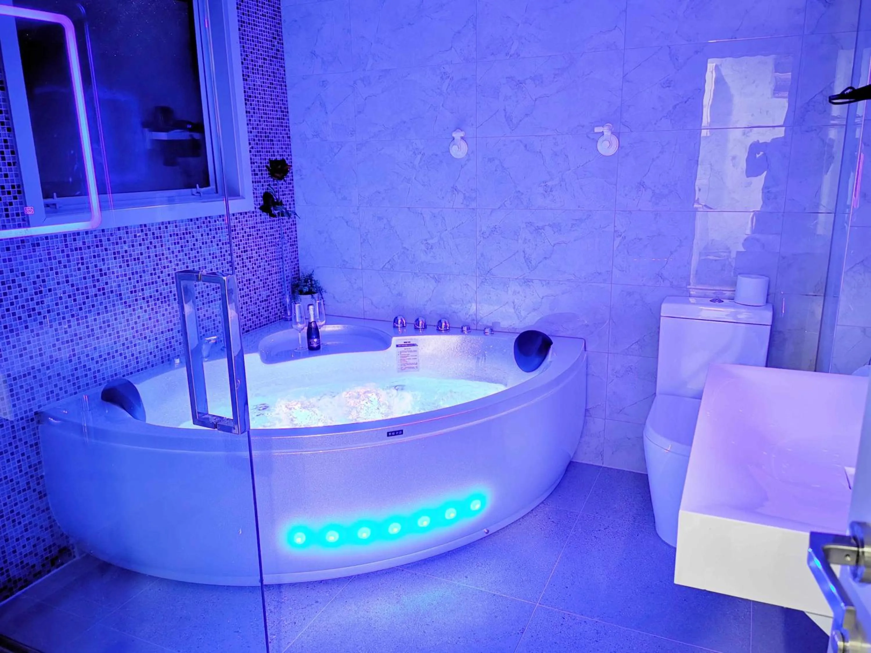 Bath in Newlands Court Motel