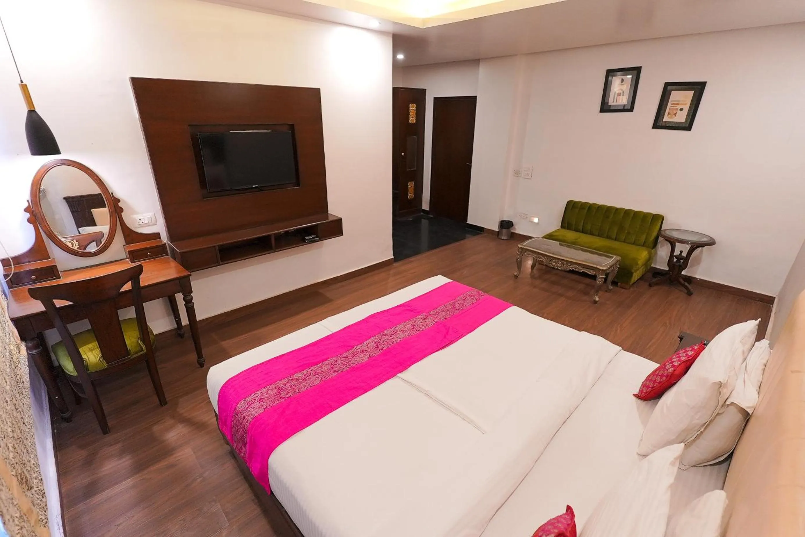 Coffee/tea facilities, Bed in HotelMaple Ridge