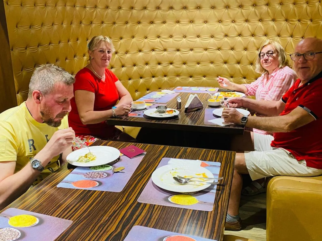 Restaurant/places to eat in HotelMaple Ridge