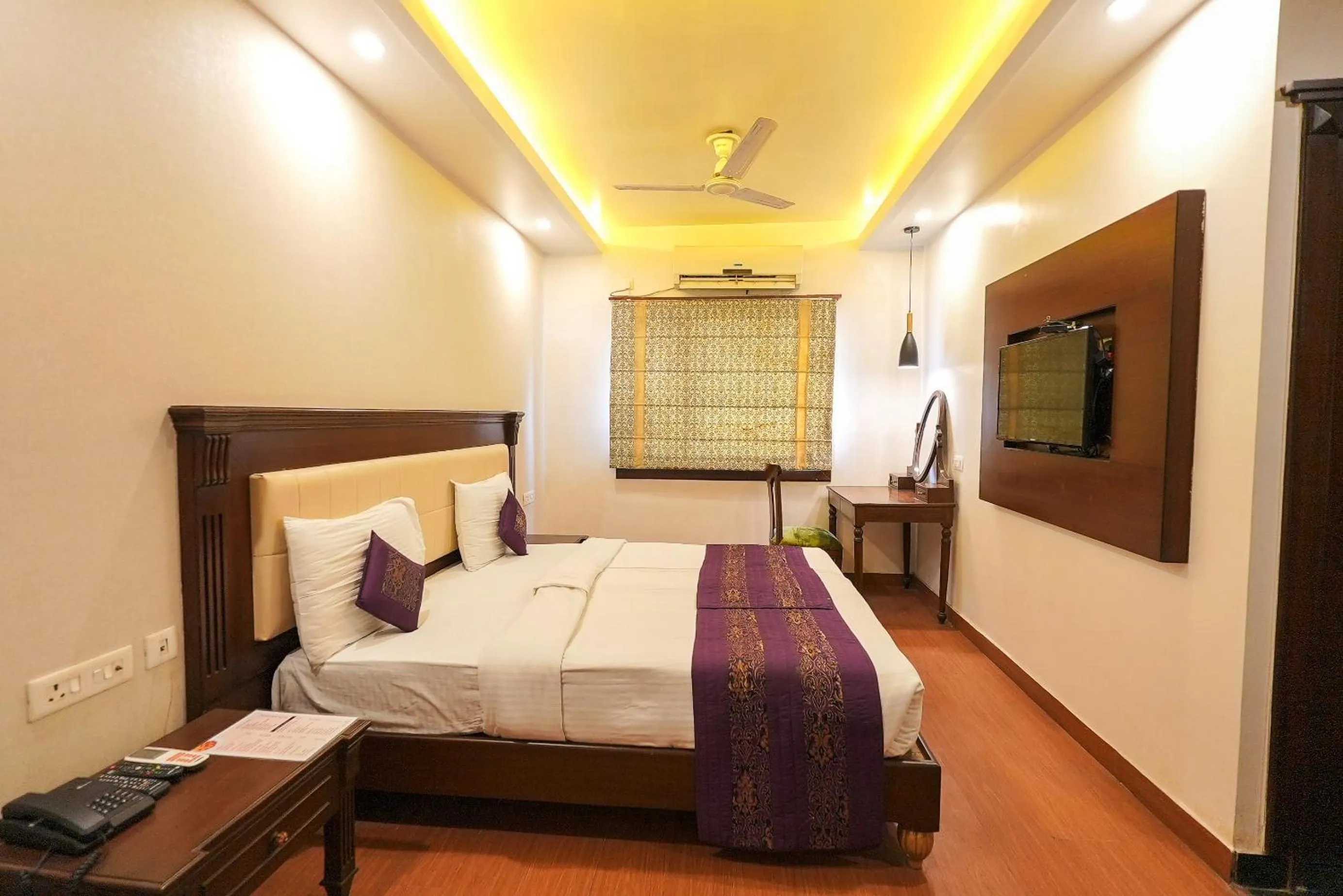 Coffee/tea facilities, Bed in HotelMaple Ridge