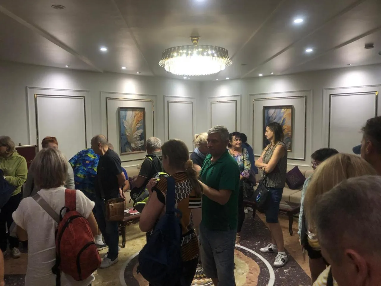 group of guests in HotelMaple Ridge