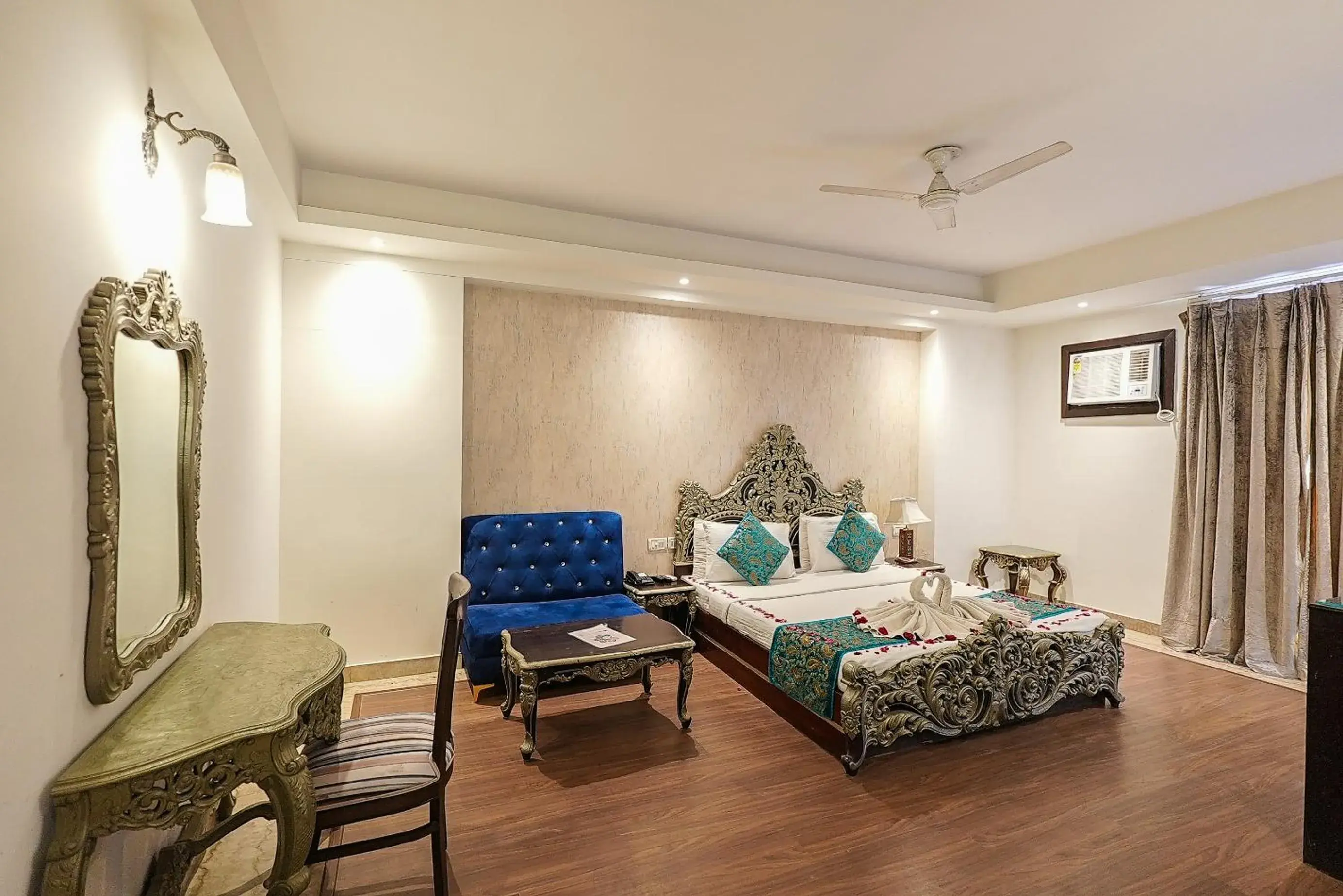 Superior Double Room in HotelMaple Ridge Superior Double Room in HotelMaple Ridge