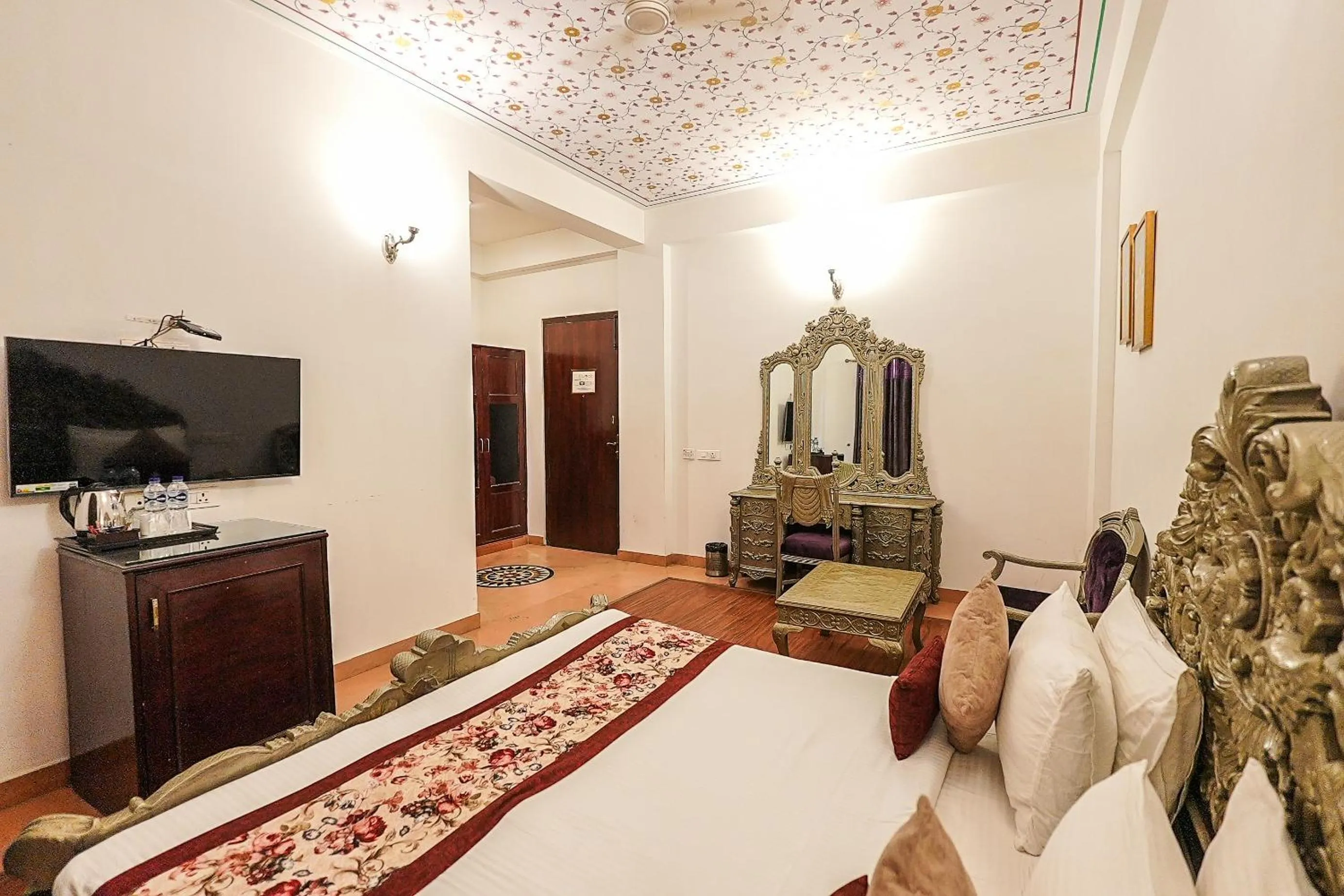 Bedroom in HotelMaple Ridge