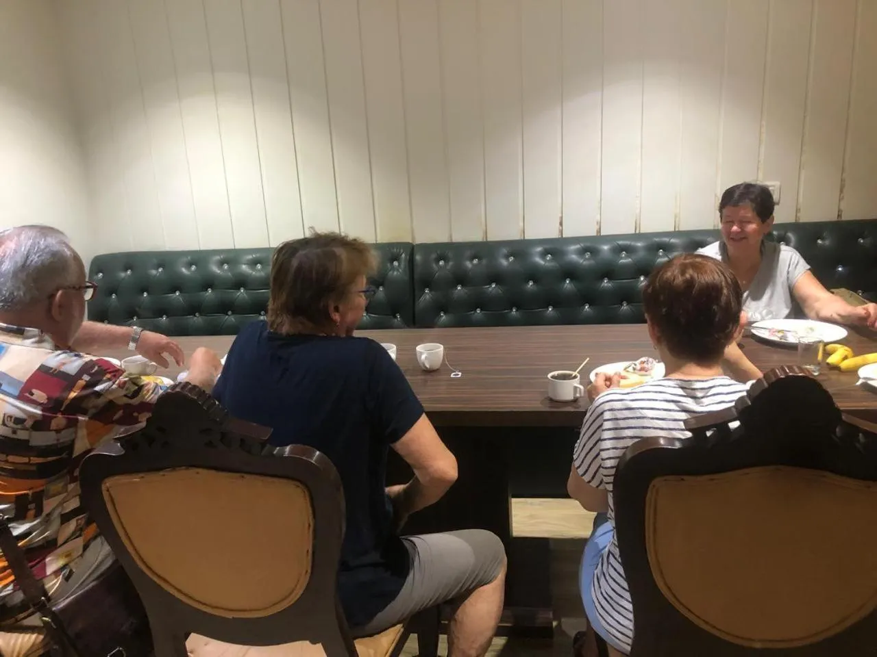 Restaurant/places to eat in HotelMaple Ridge