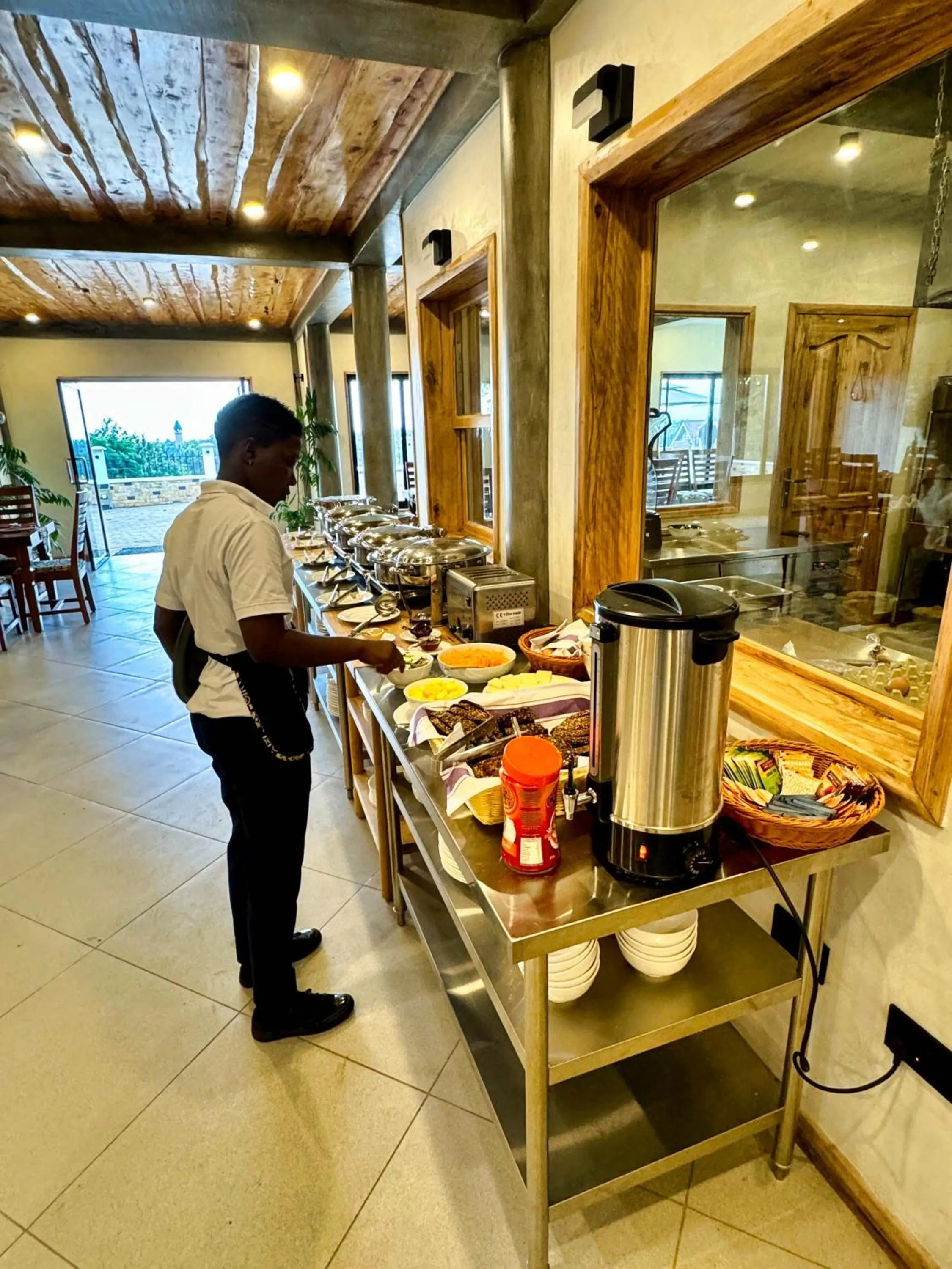 Restaurant/places to eat in Moshono Hillside