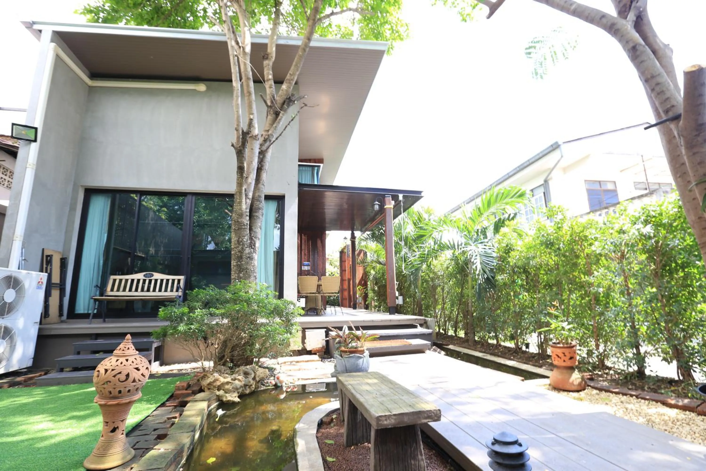 Garden in The White Elephant Home