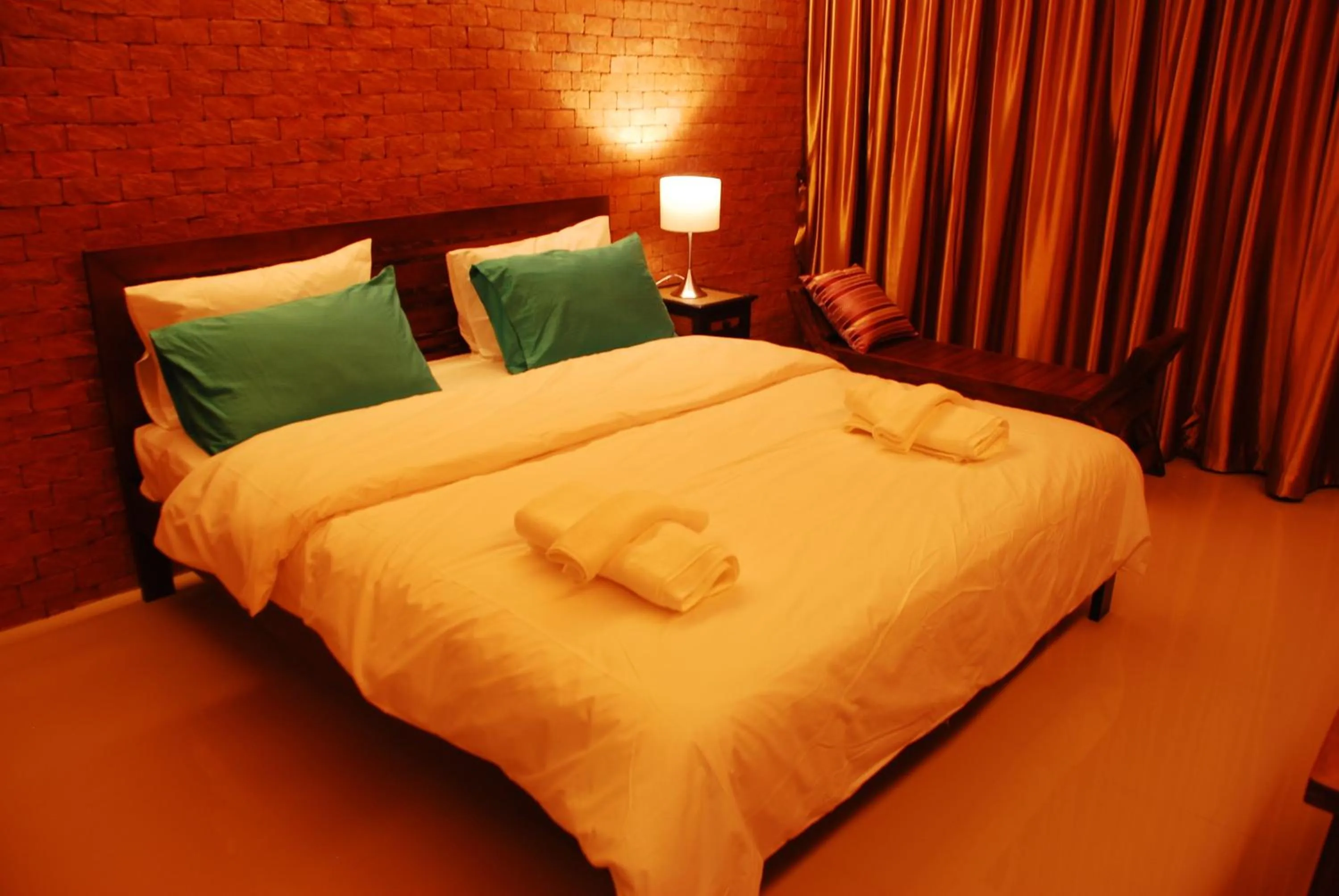 Photo of the whole room, Bed in The White Elephant Home