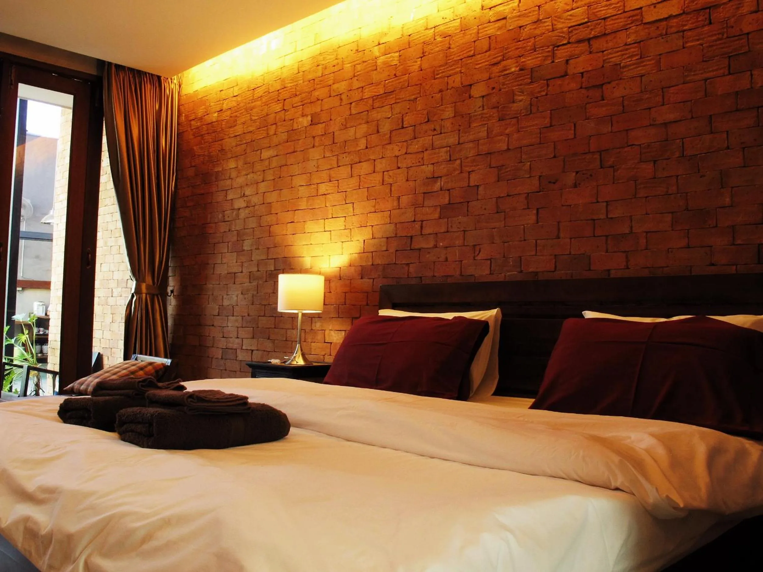 Day, Bed in The White Elephant Home