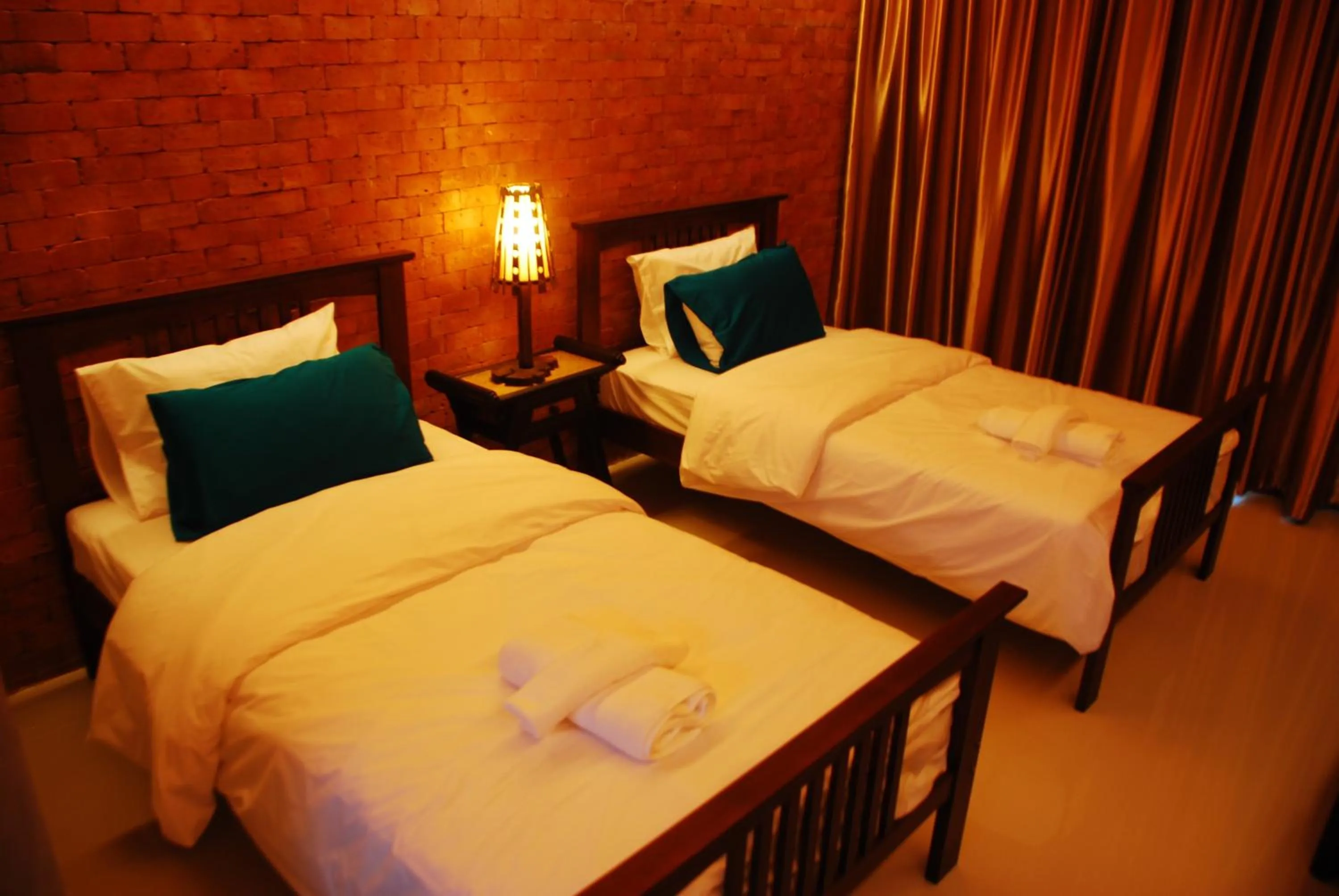 Photo of the whole room, Bed in The White Elephant Home