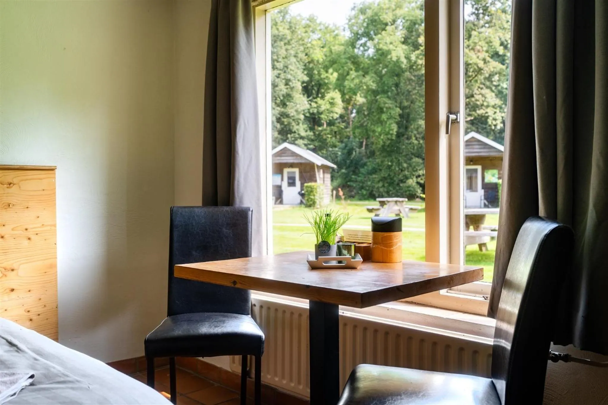 Seating area, Bed in Natuurpoort van Loon