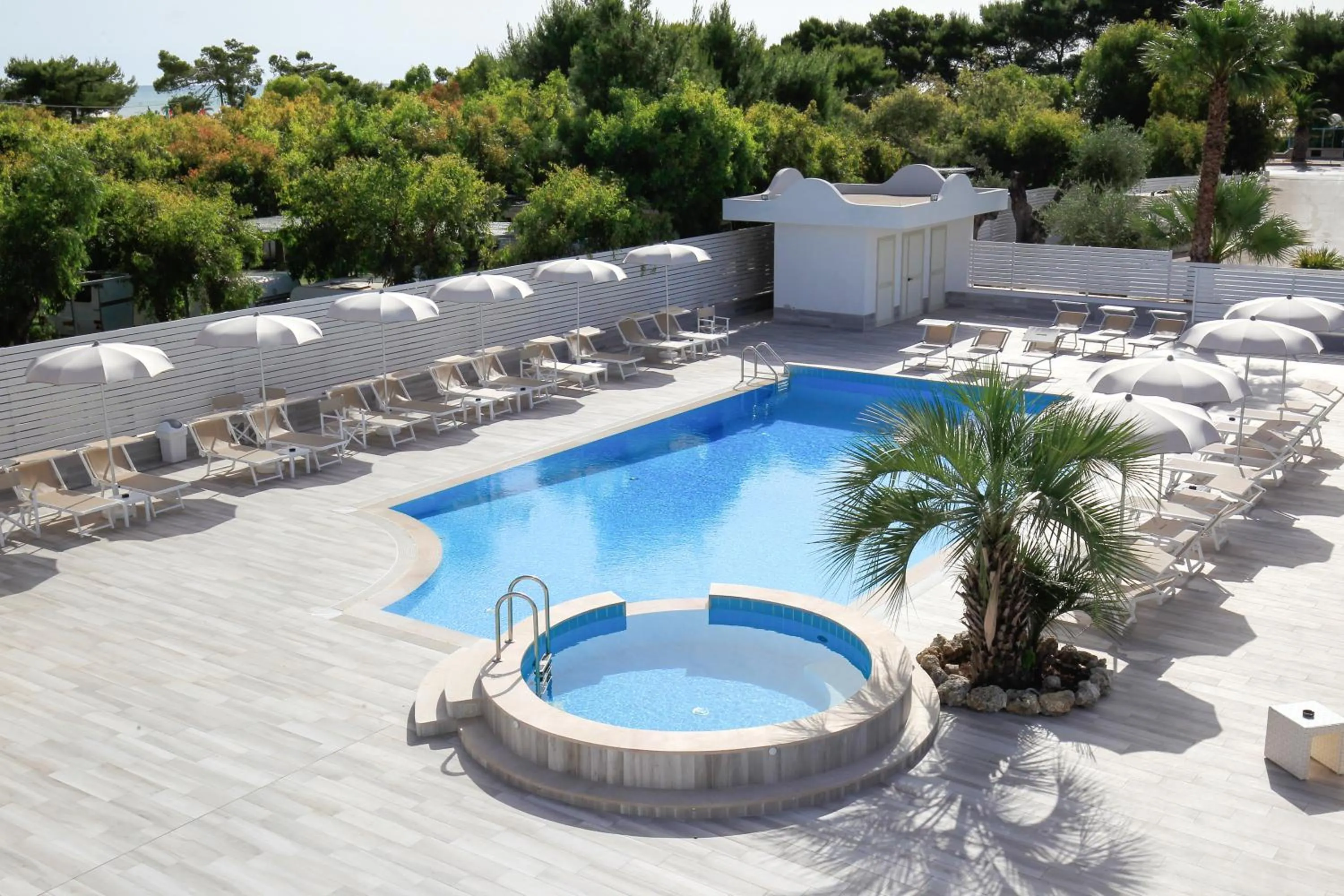 Swimming pool in Garden Hotel Ripa