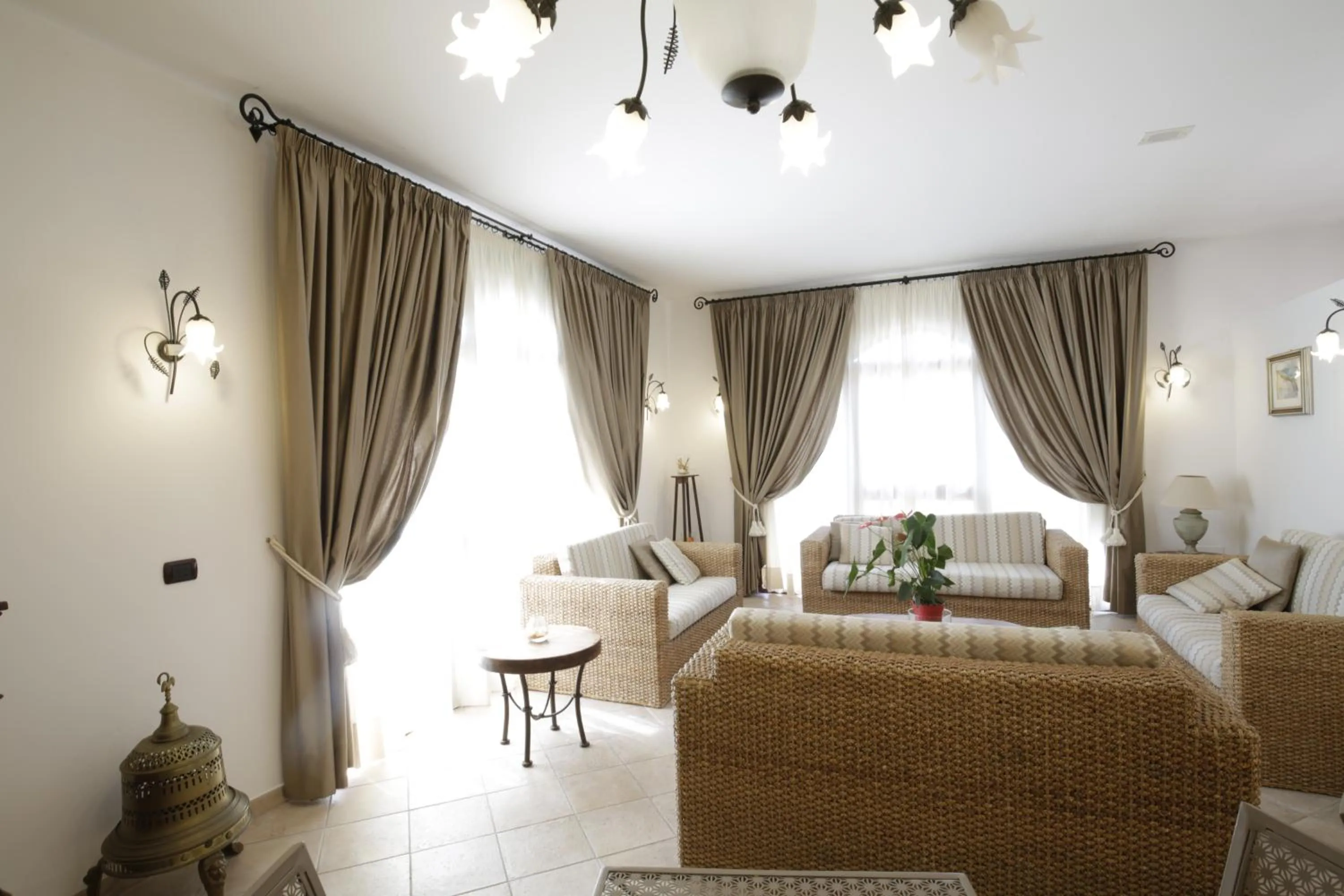 Lounge or bar, Bed in Garden Hotel Ripa