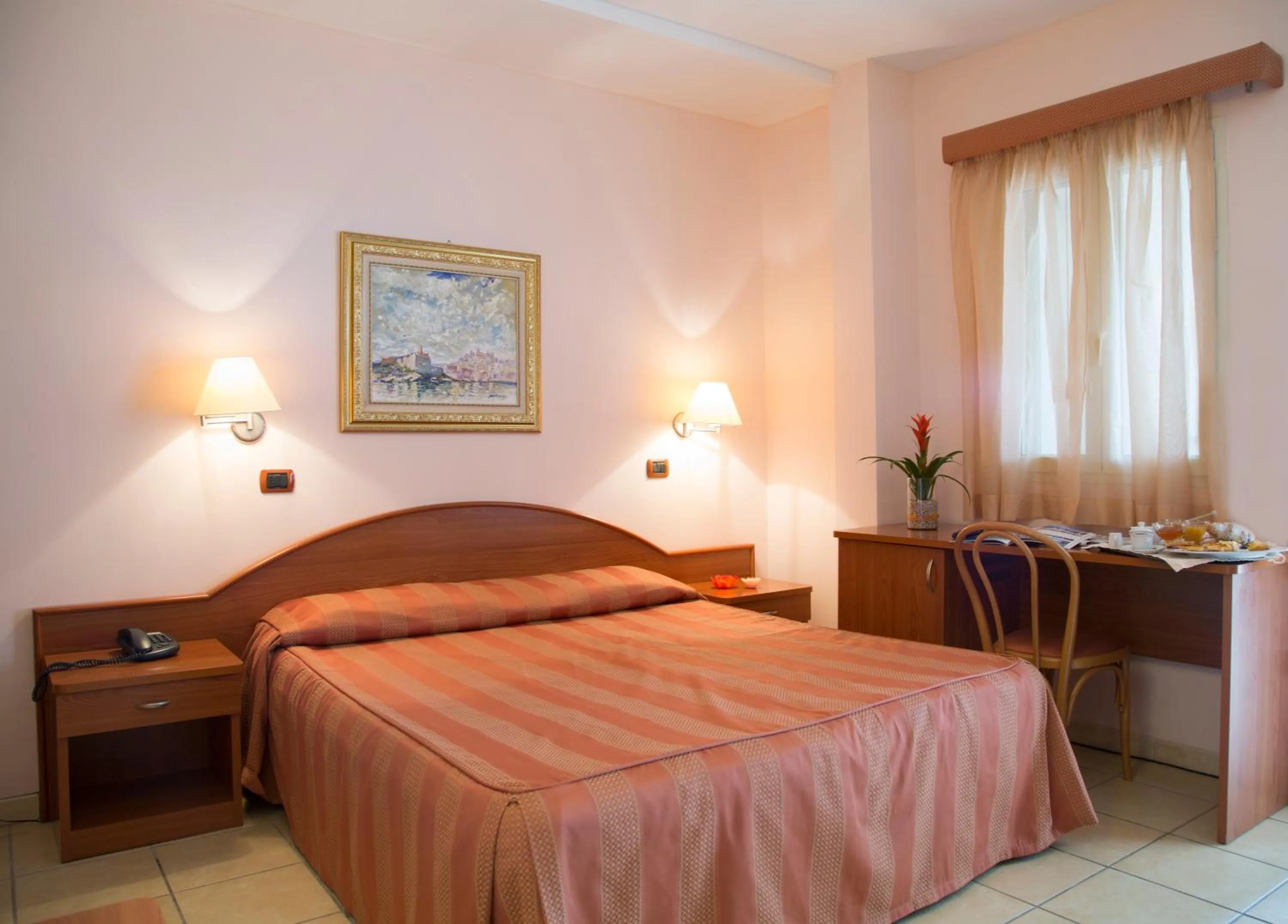 Drinks, Bed in Garden Hotel Ripa