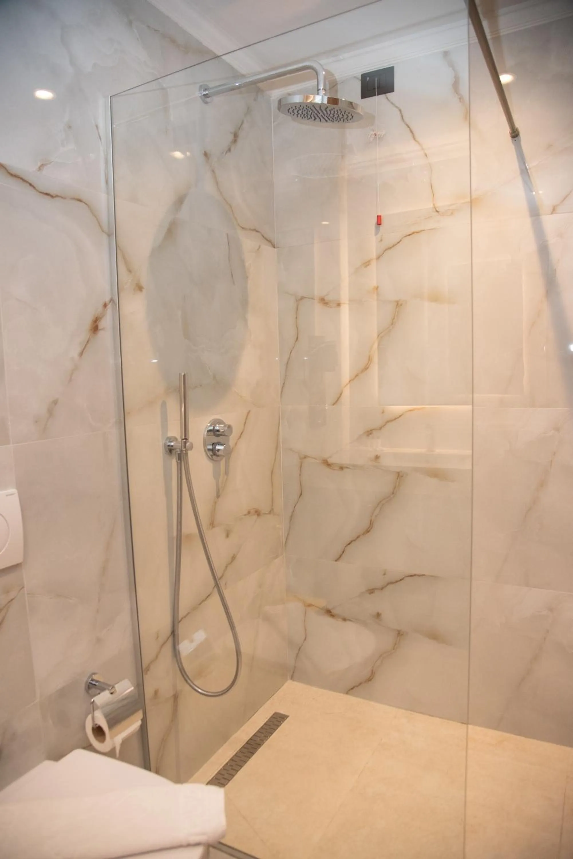 Shower in Adria Palace